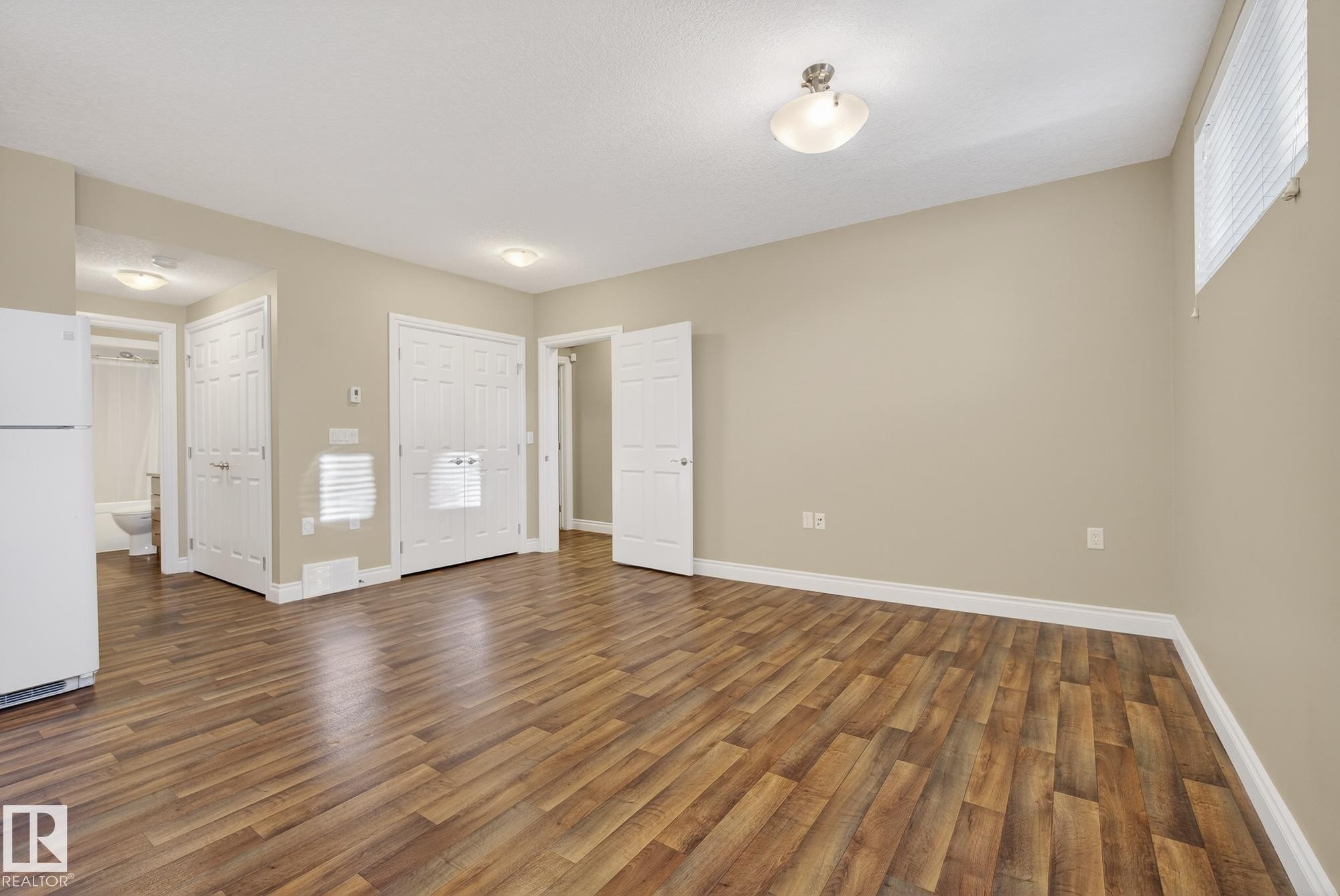 9302 93 Street, Edmonton, AB - Indoor Photo Showing Other Room