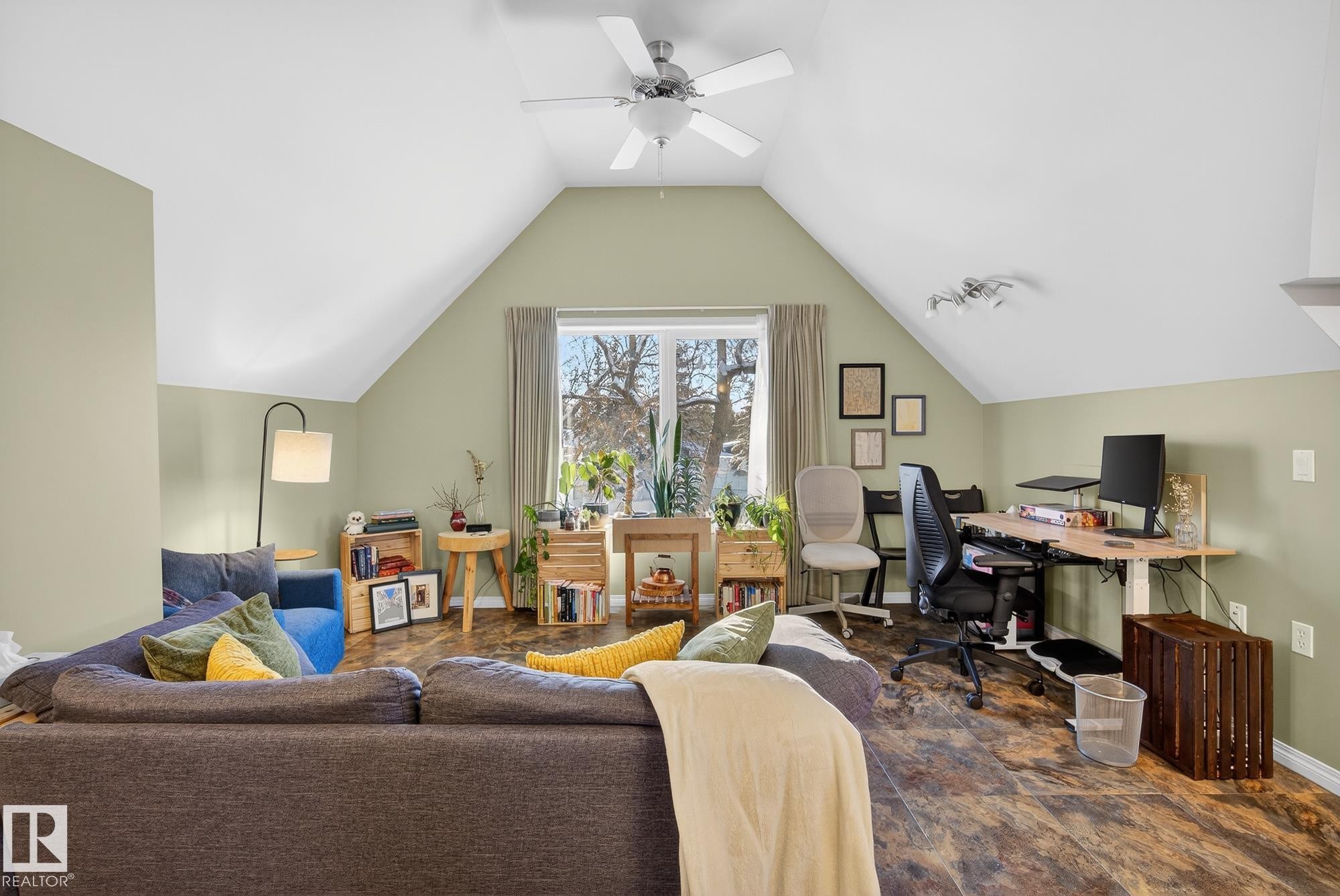 9302 93 Street, Edmonton, AB - Indoor