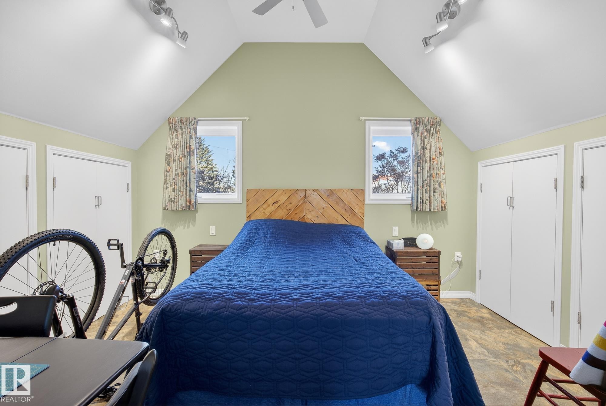 9302 93 Street, Edmonton, AB - Indoor Photo Showing Bedroom