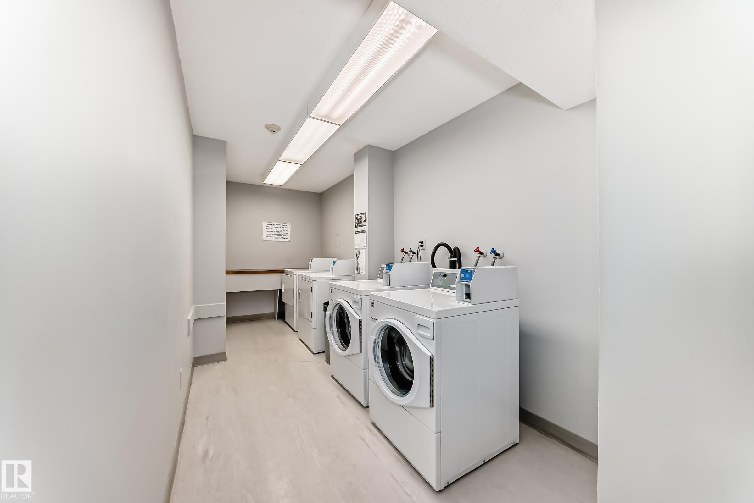 621 10160 114 Street, Edmonton, AB - Indoor Photo Showing Laundry Room