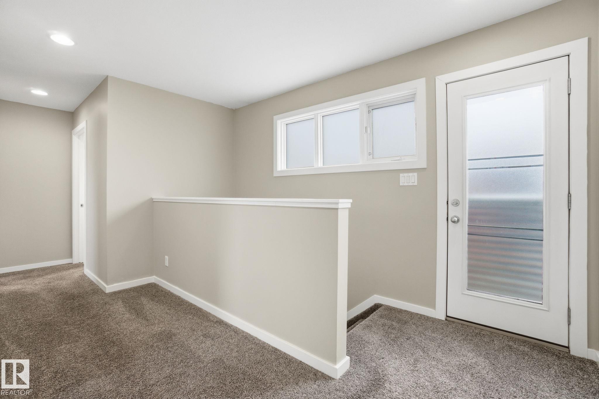 4 14315 Stony Plain Road, Edmonton, AB - Indoor Photo Showing Other Room