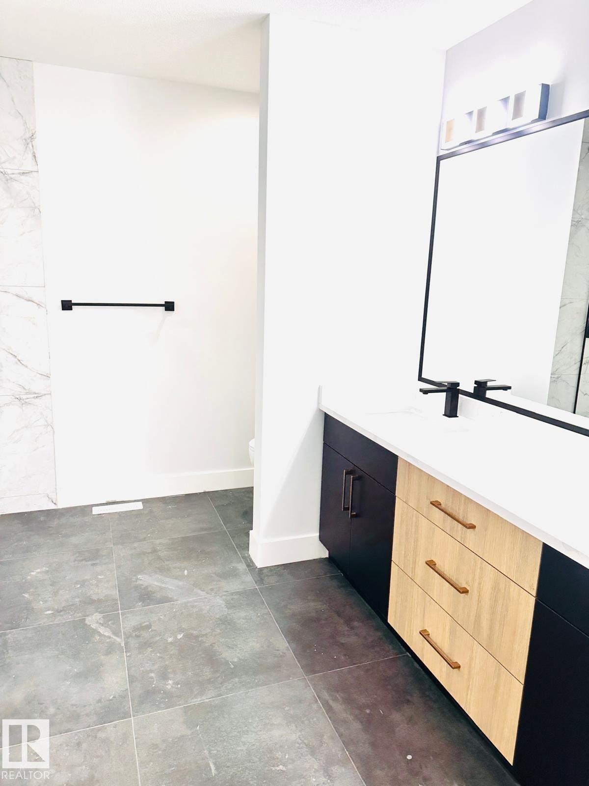 8912 Mayday Way, Edmonton, AB -