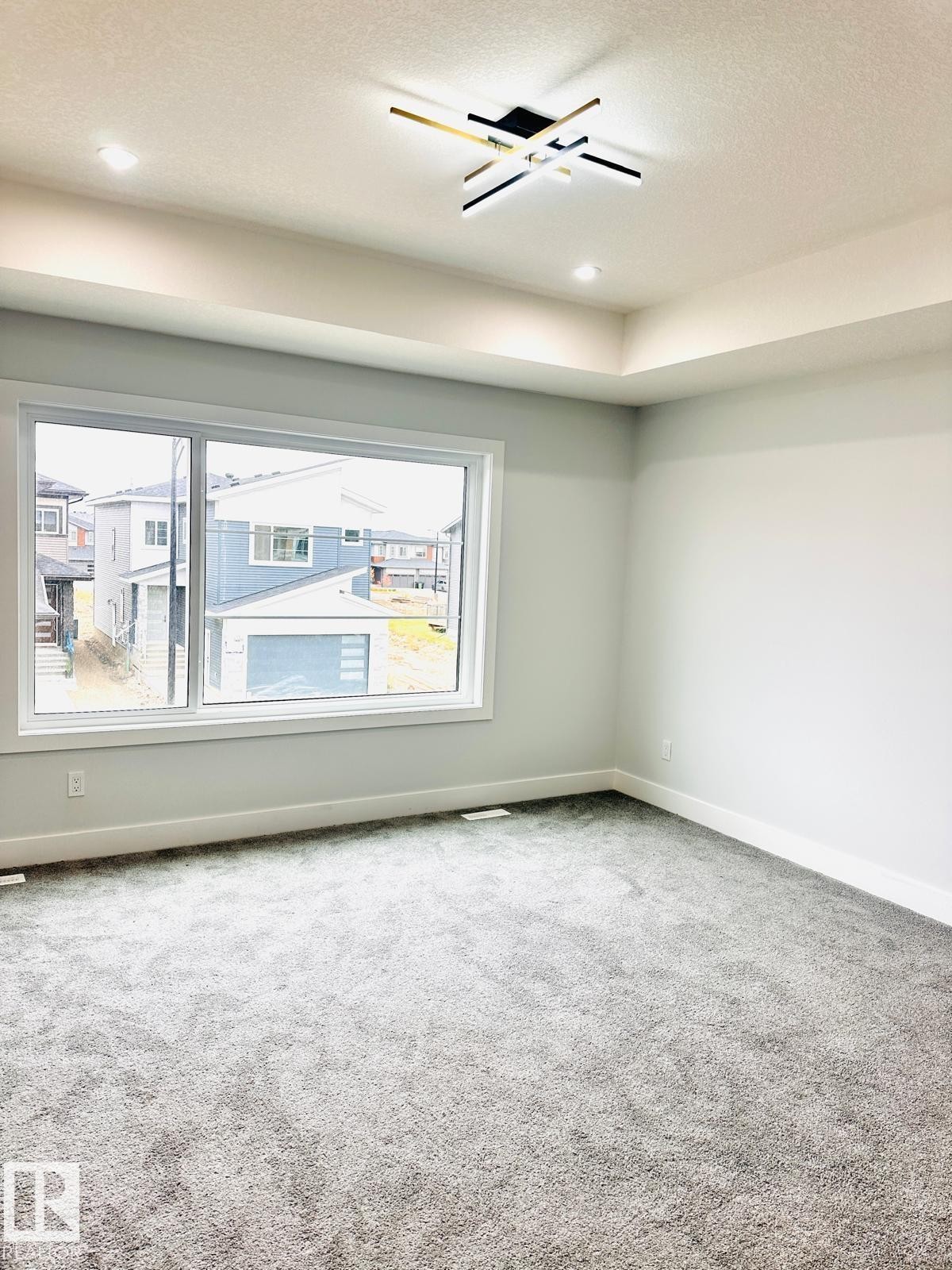 8912 Mayday Way, Edmonton, AB - Indoor Photo Showing Other Room