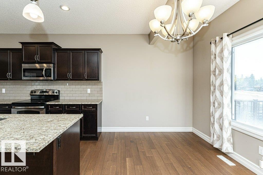 1920 33B Street, Edmonton, AB - Indoor Photo Showing Kitchen With Upgraded Kitchen