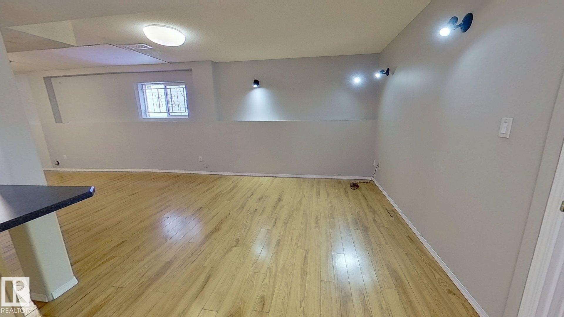 9331 103 Avenue, Edmonton, AB - Indoor Photo Showing Other Room