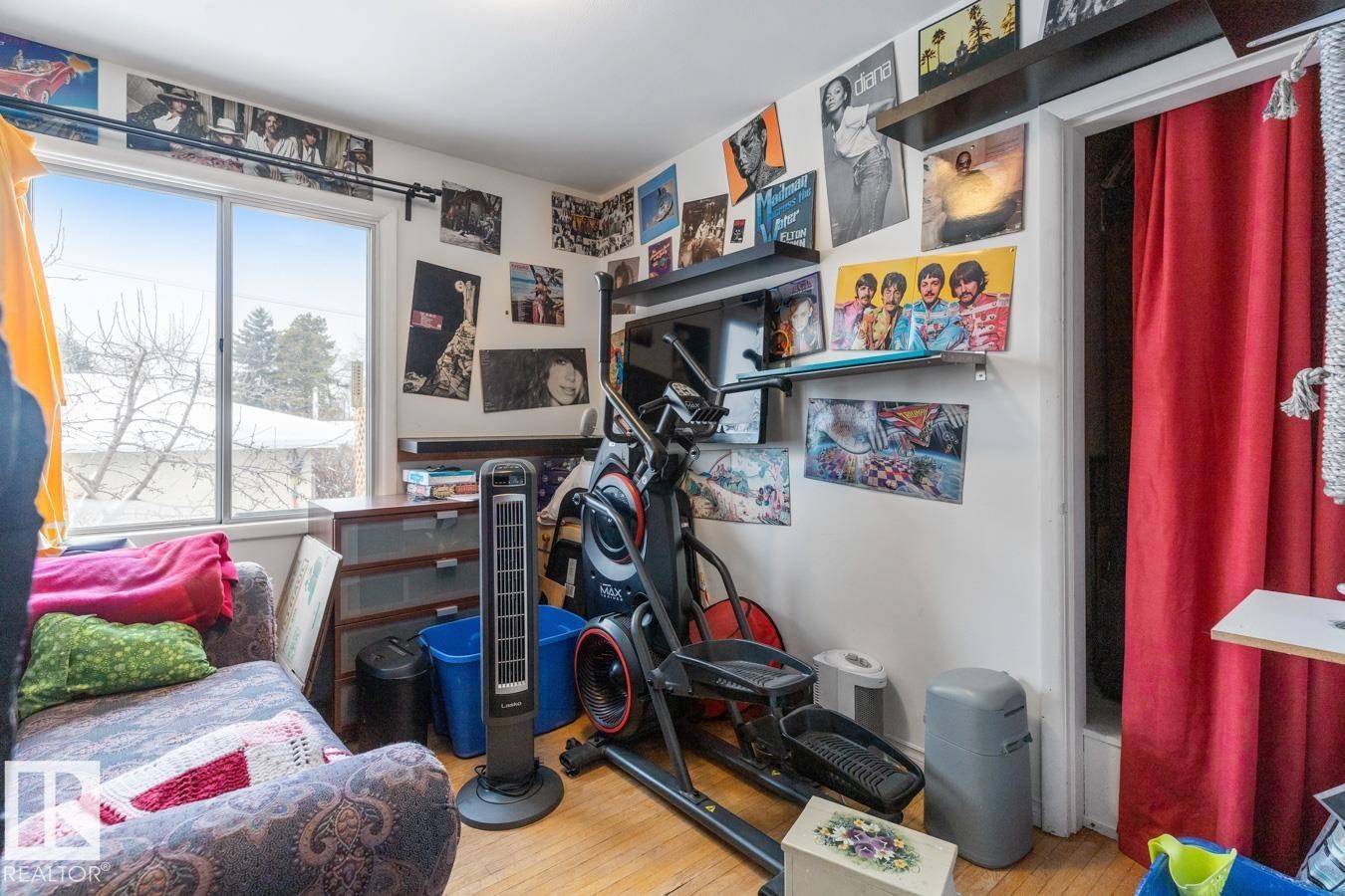 9232 86 Street, Edmonton, AB - Indoor