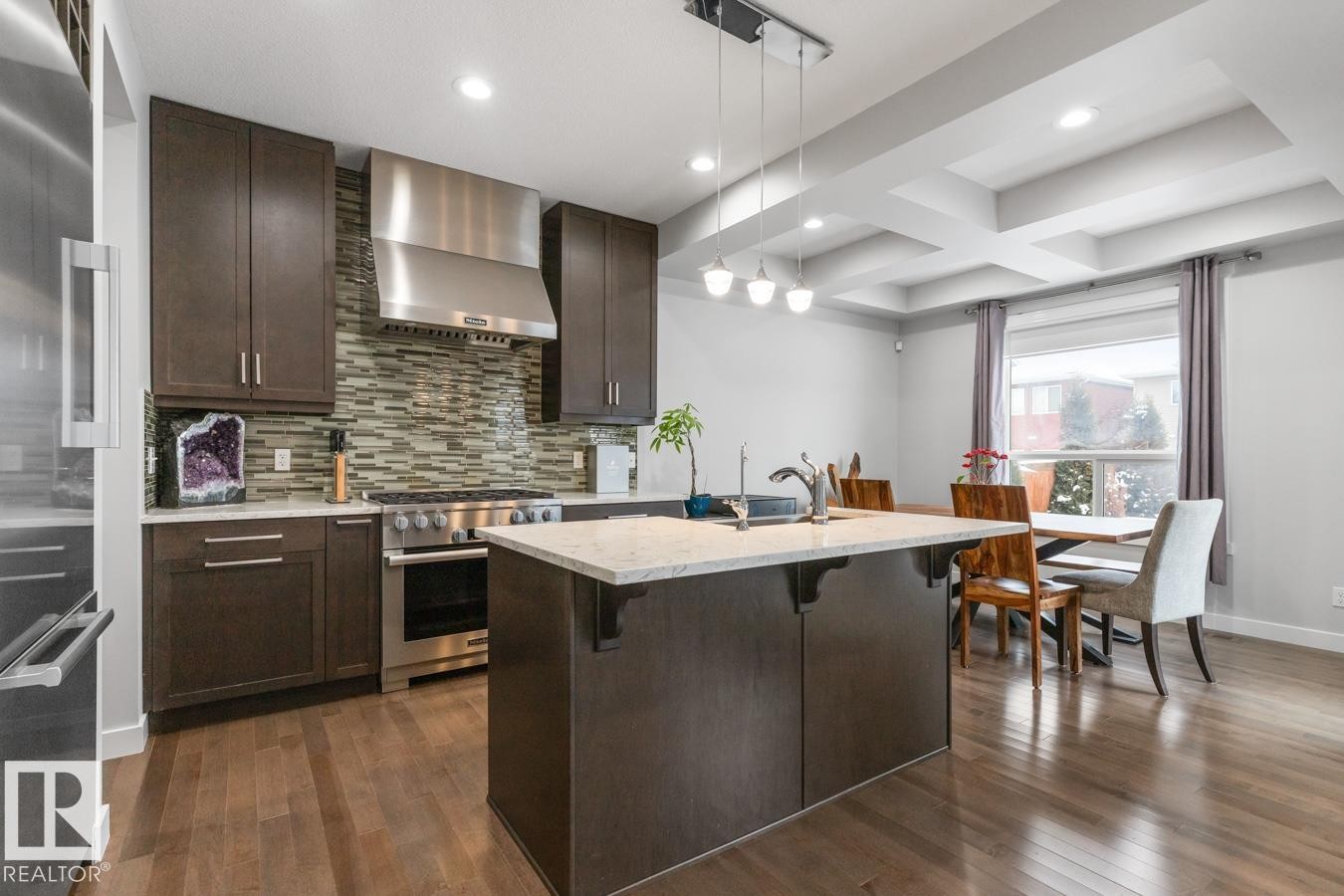 1723 168 Street, Edmonton, AB - Indoor Photo Showing Kitchen With Upgraded Kitchen