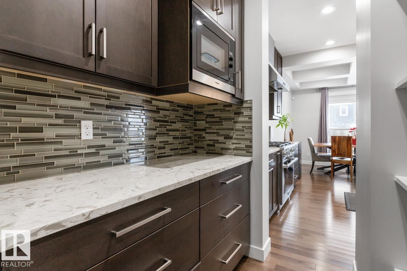 1723 168 Street, Edmonton, AB - Indoor Photo Showing Kitchen With Upgraded Kitchen