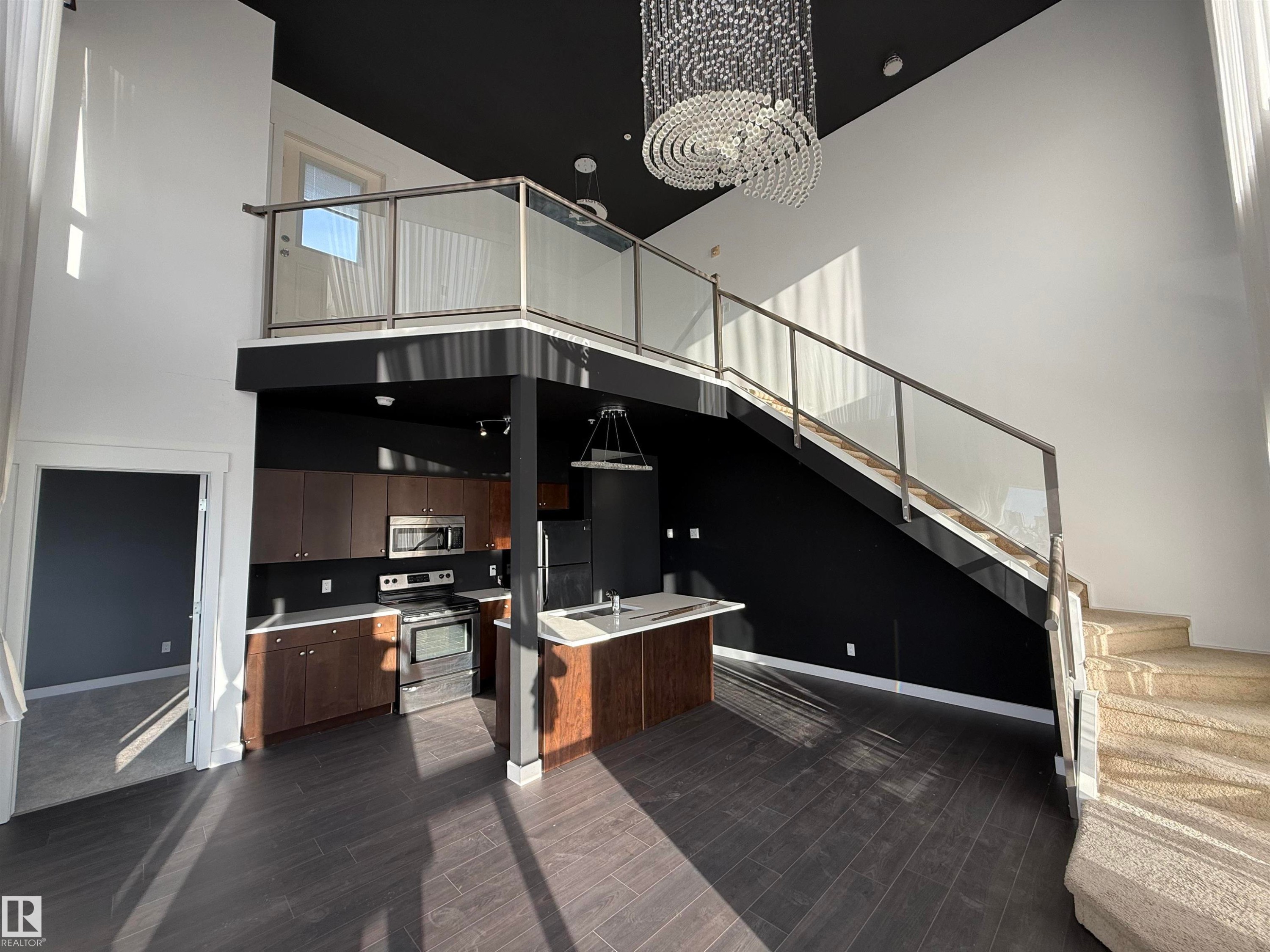 611 11425 105 Avenue, Edmonton, AB - Indoor Photo Showing Other Room