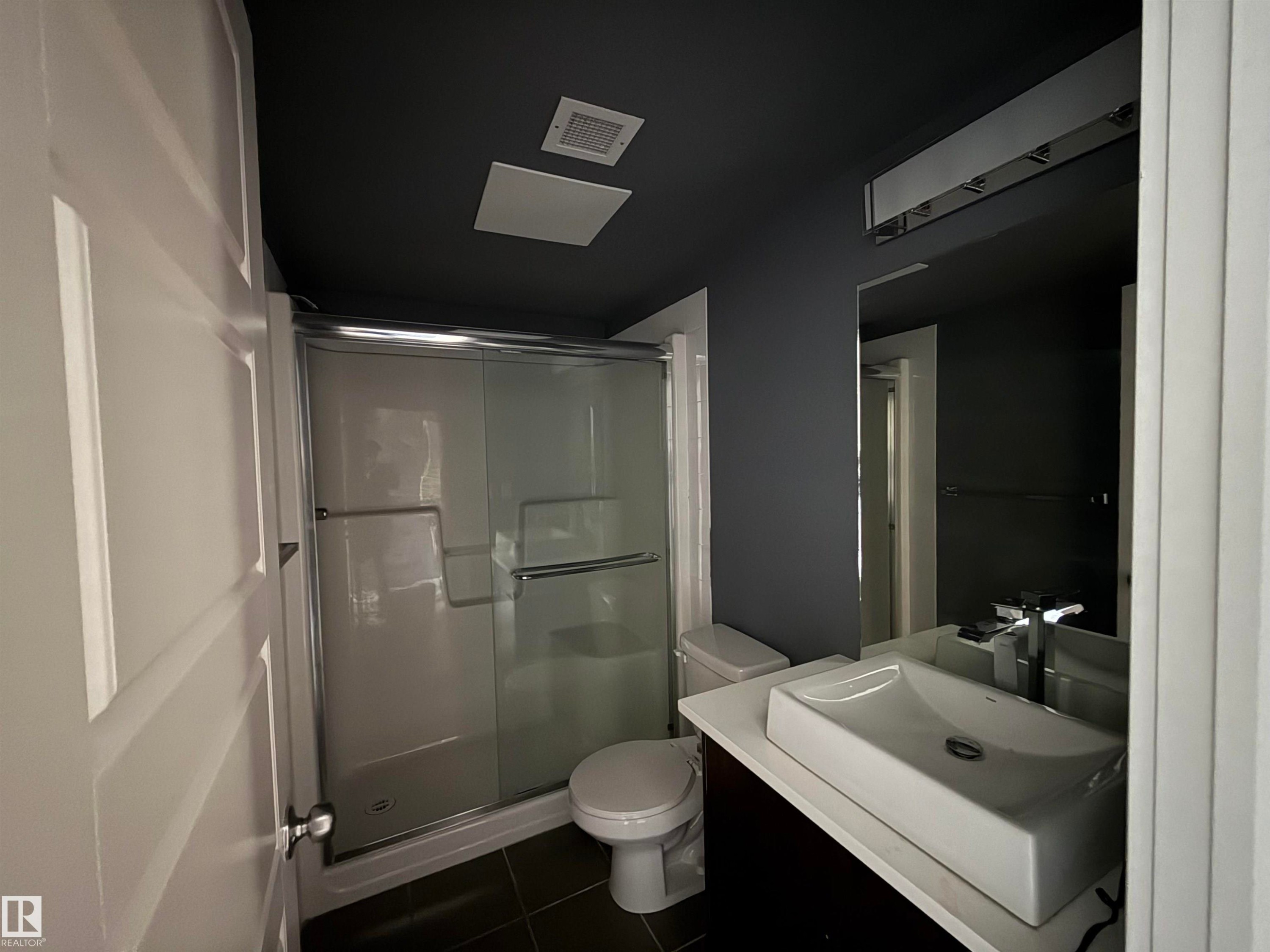 611 11425 105 Avenue, Edmonton, AB - Indoor Photo Showing Bathroom