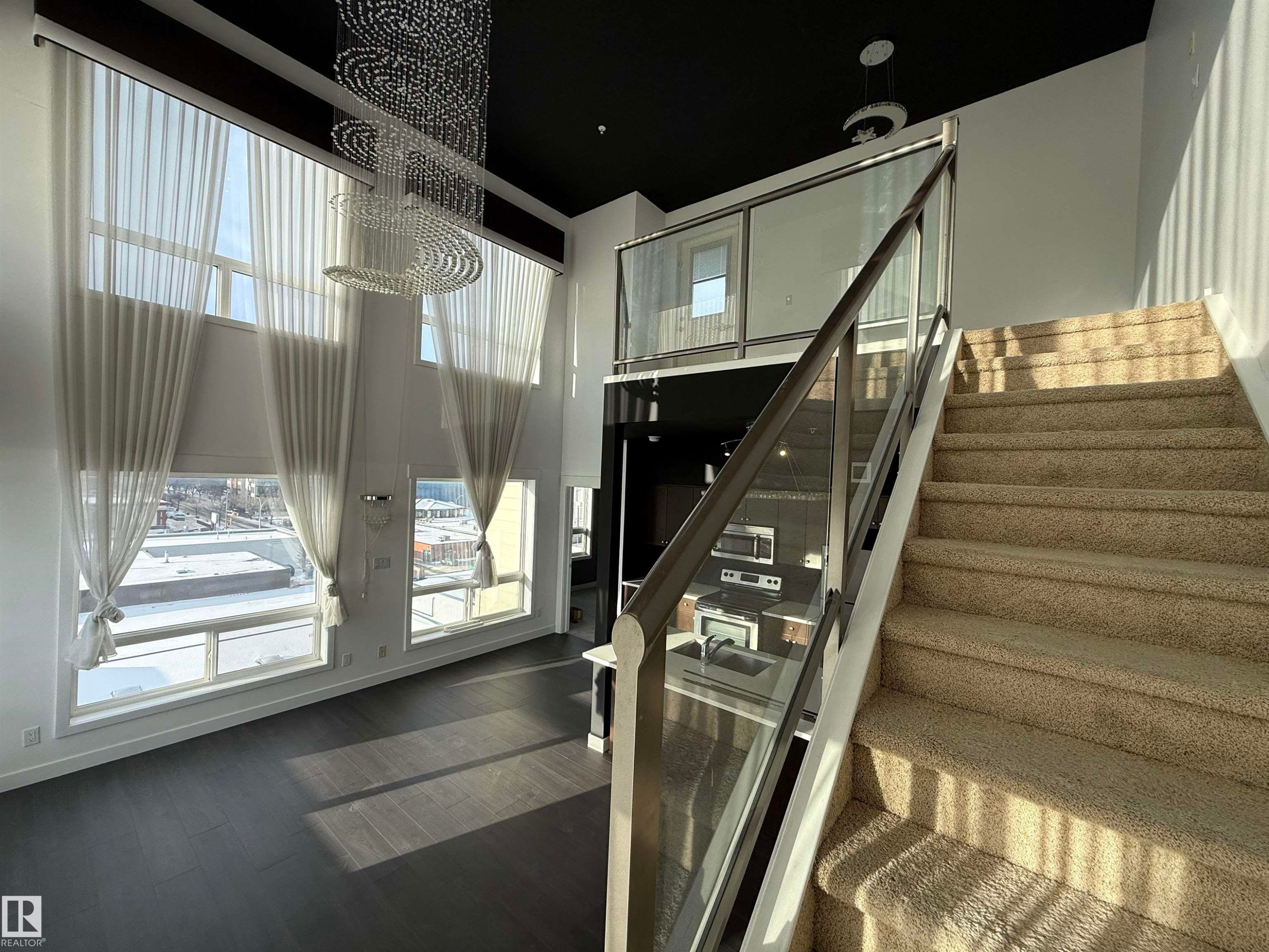 611 11425 105 Avenue, Edmonton, AB - Indoor Photo Showing Other Room