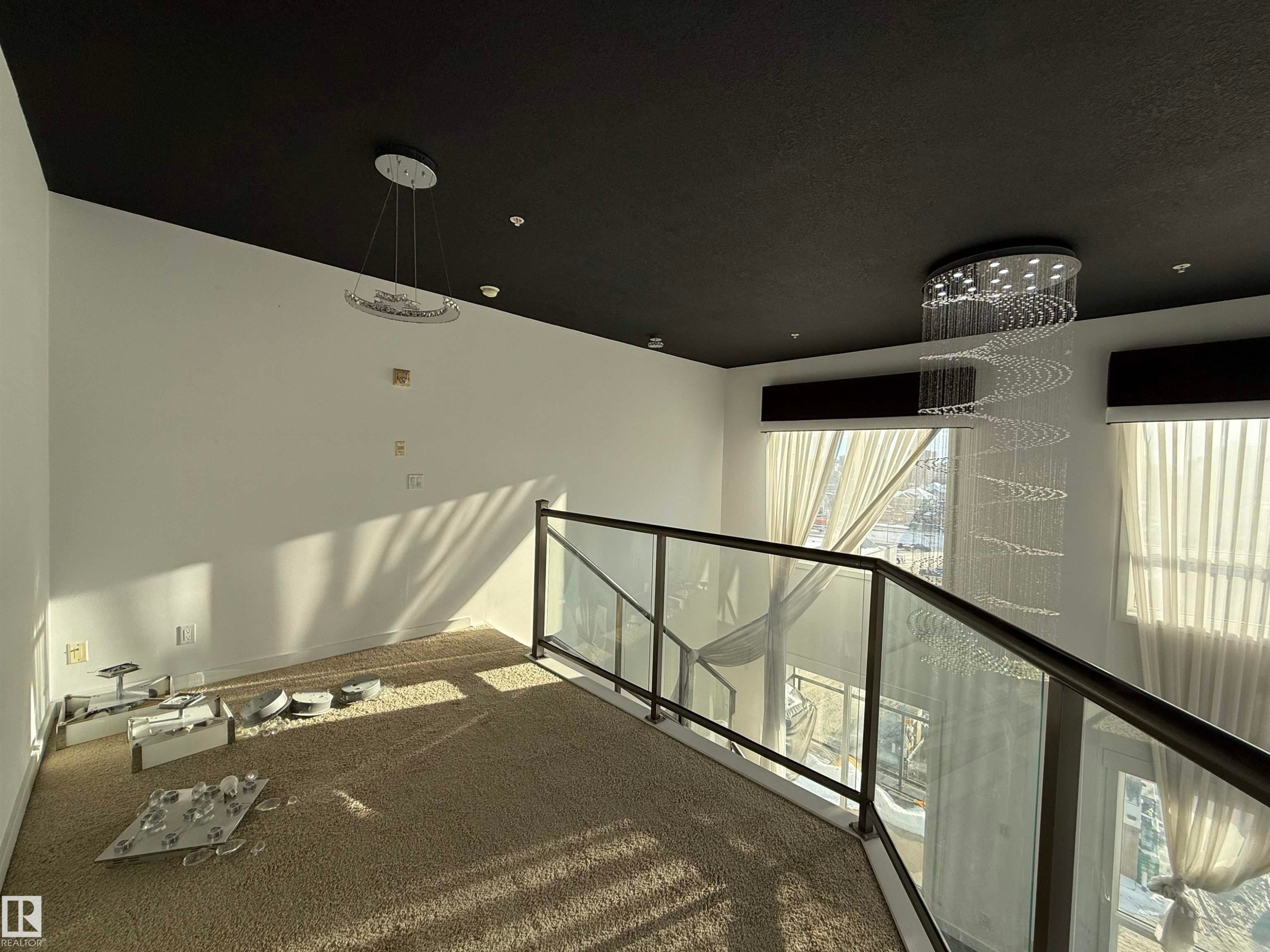 611 11425 105 Avenue, Edmonton, AB - Indoor Photo Showing Other Room