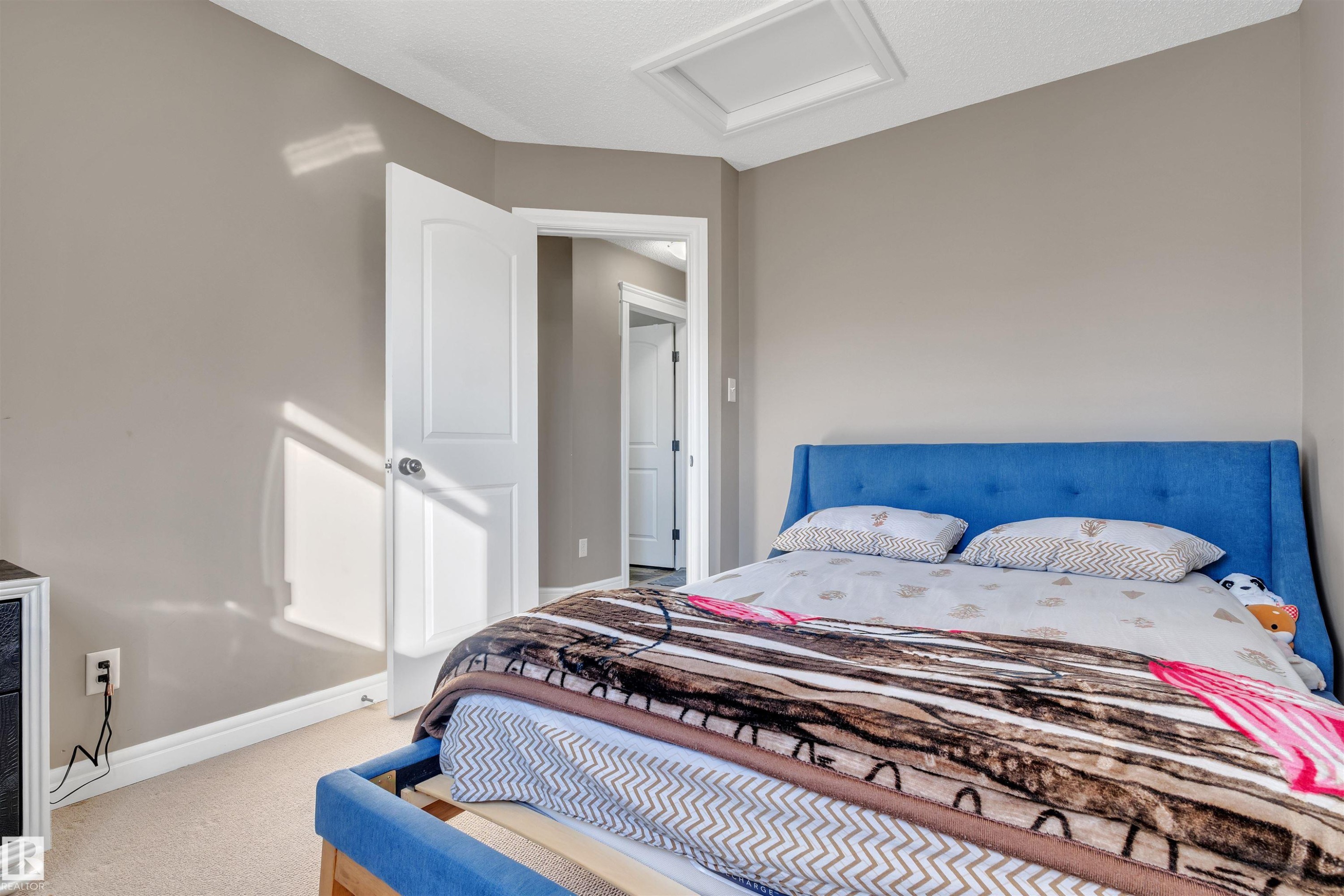 3131 14 Avenue, Edmonton, AB - Indoor Photo Showing Bedroom