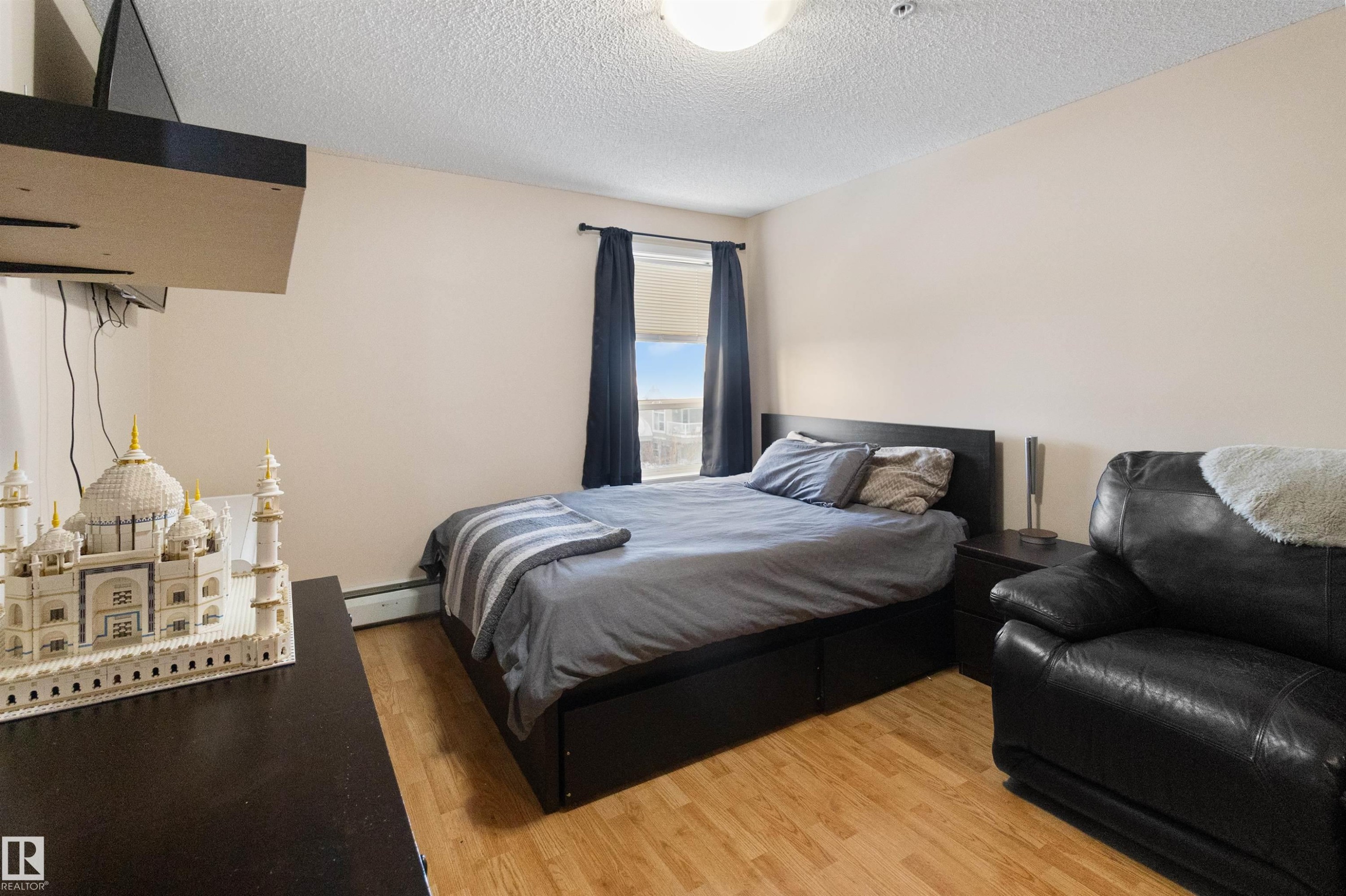 312 155 Edwards Drive, Edmonton, AB - Indoor Photo Showing Bedroom