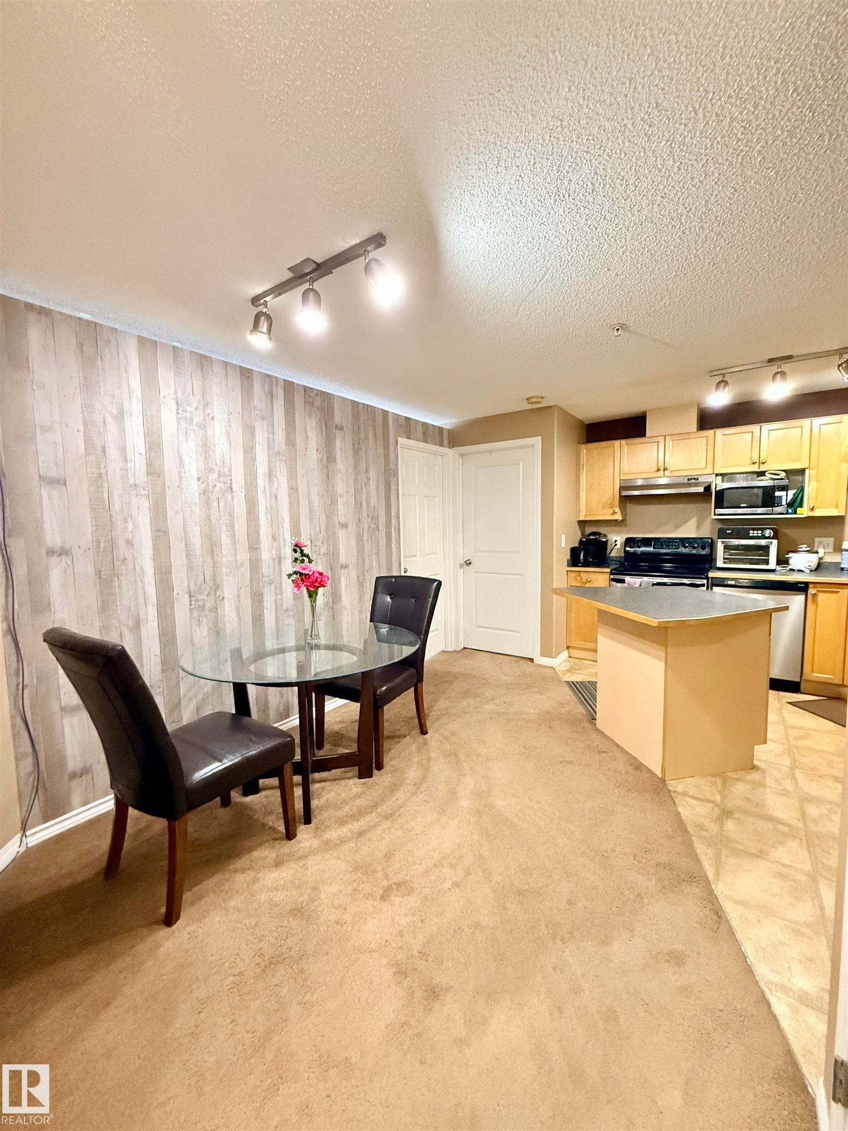 210 245 Edwards Drive, Edmonton, AB - Indoor