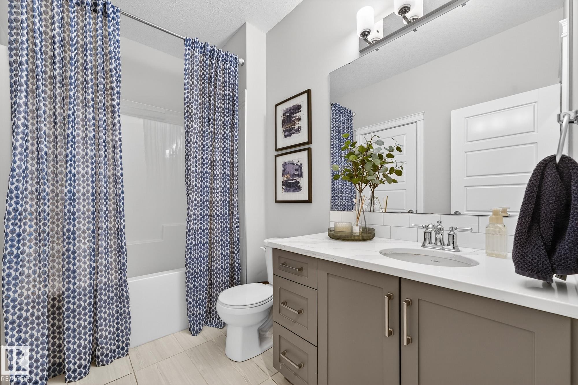 1212 Cy Becker Road, Edmonton, AB - Indoor Photo Showing Bathroom