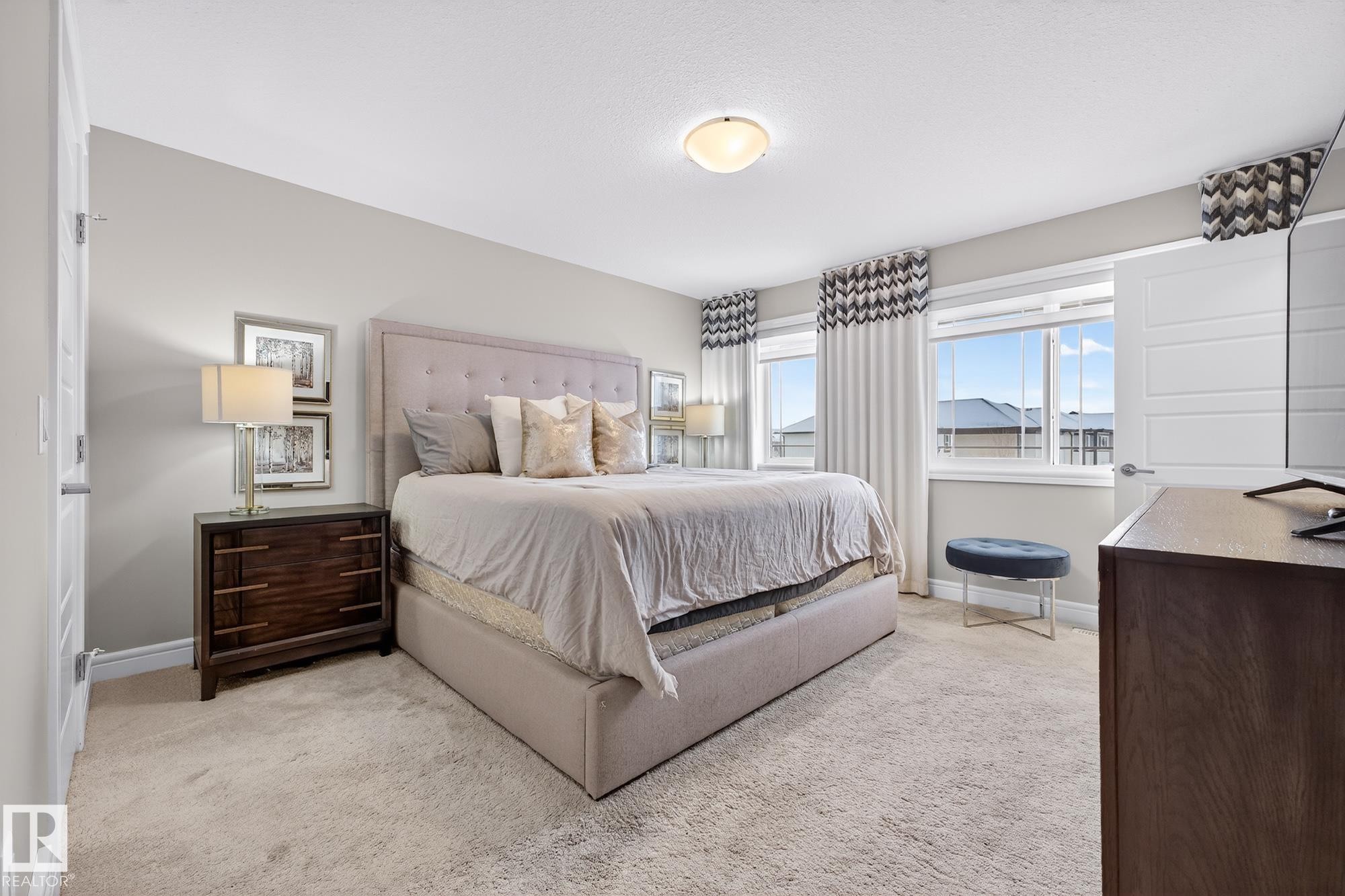 1212 Cy Becker Road, Edmonton, AB - Indoor Photo Showing Bedroom