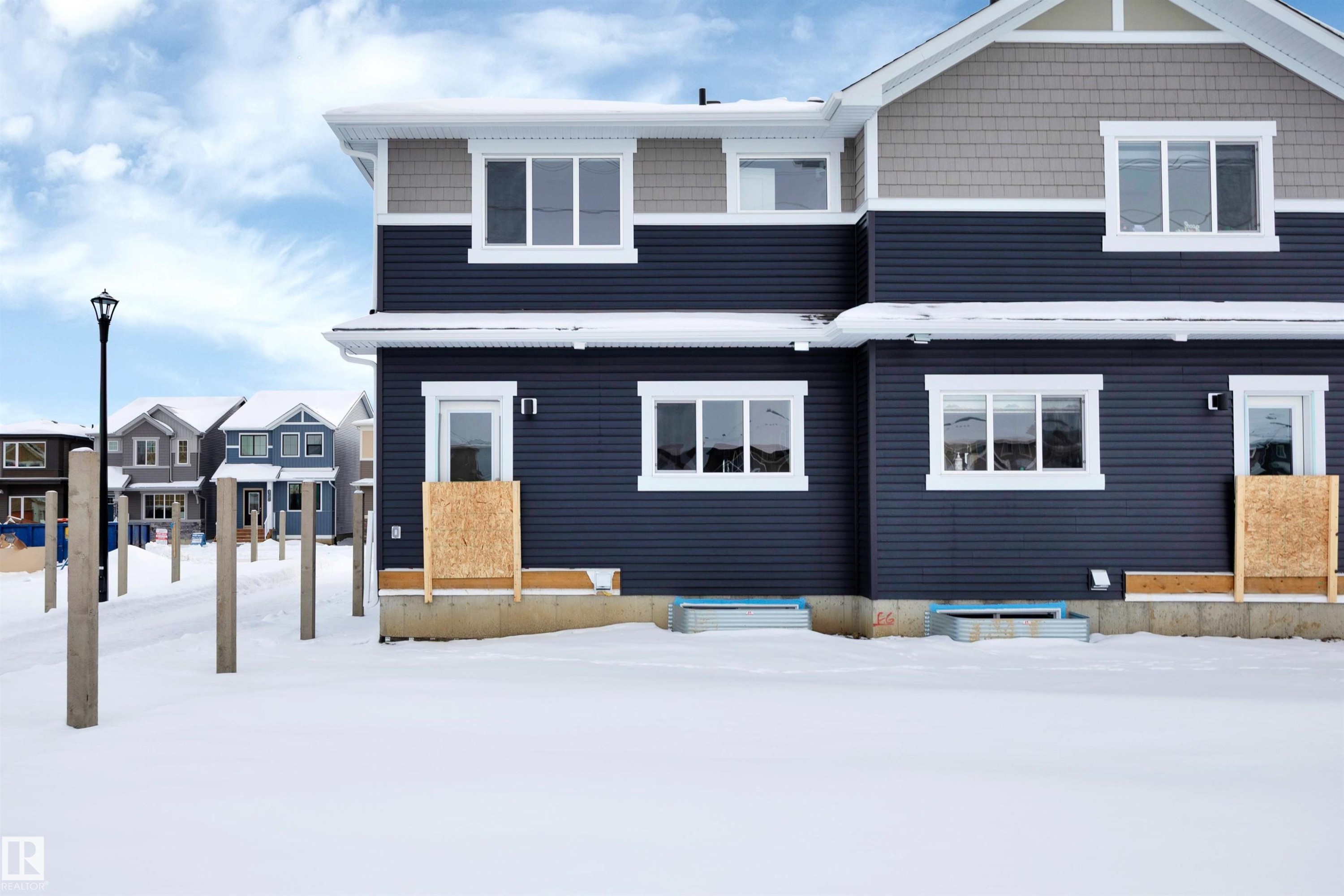 View of front facade - 5742 Hawthorn Common, Edmonton, AB - Outdoor