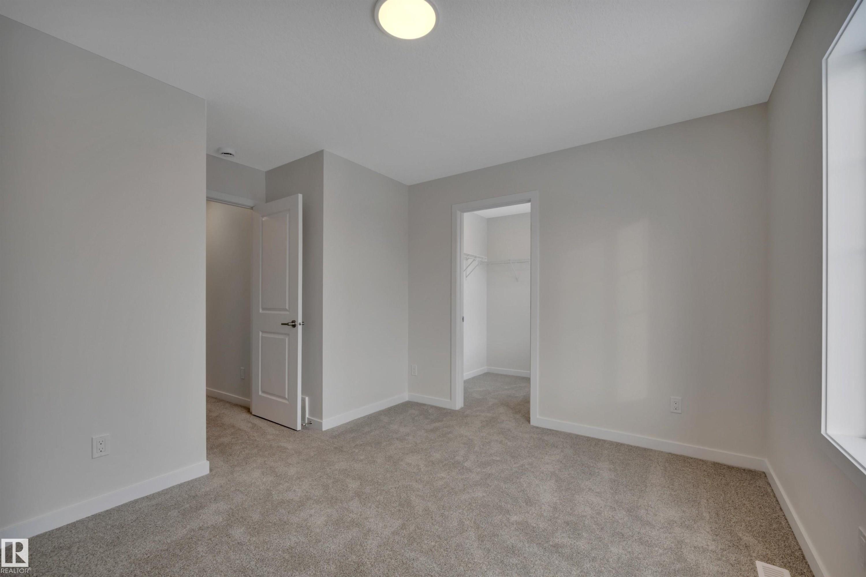 5742 Hawthorn Common, Edmonton, AB - Indoor Photo Showing Other Room