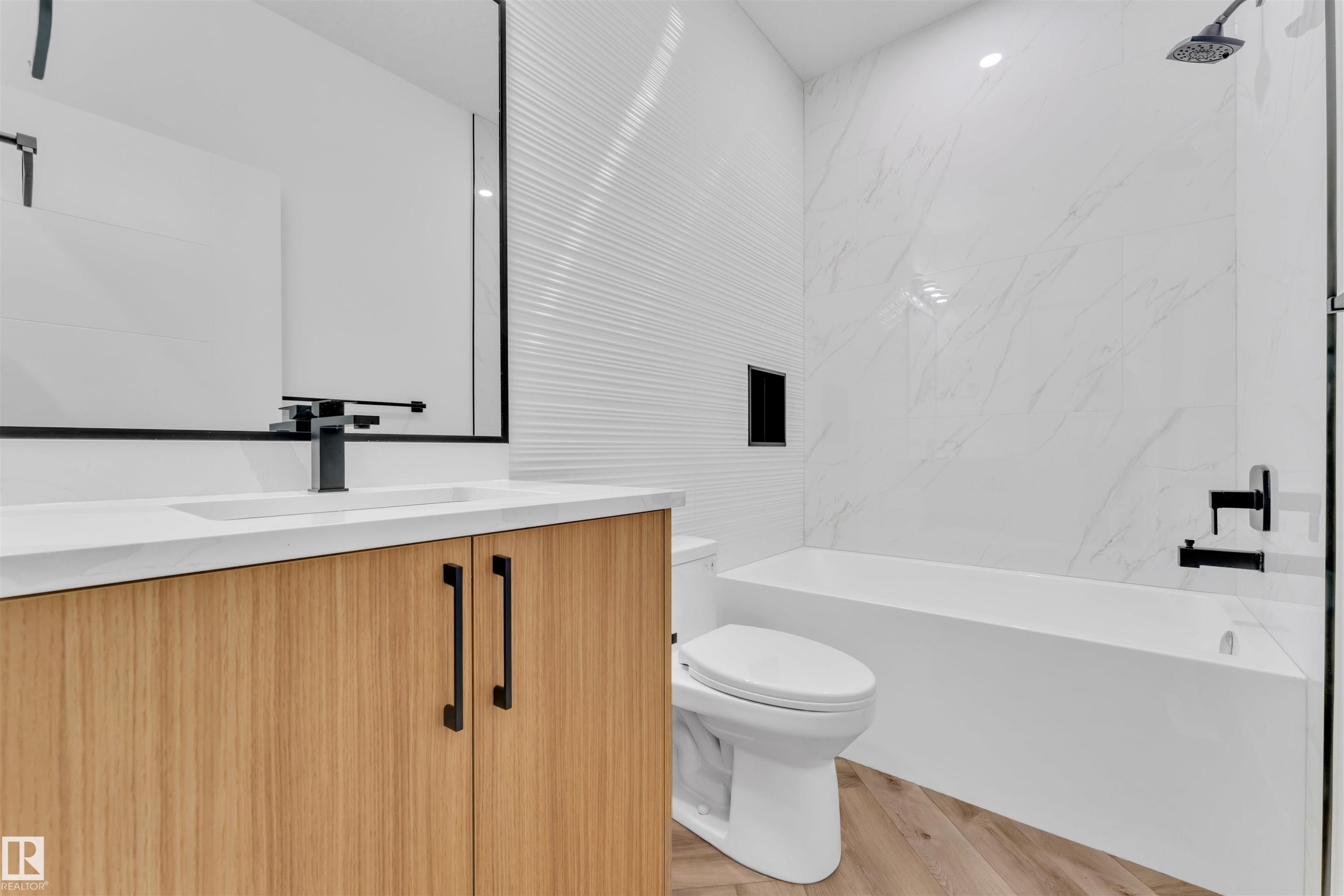 123 Lilac Close, Leduc, AB - Indoor Photo Showing Bathroom