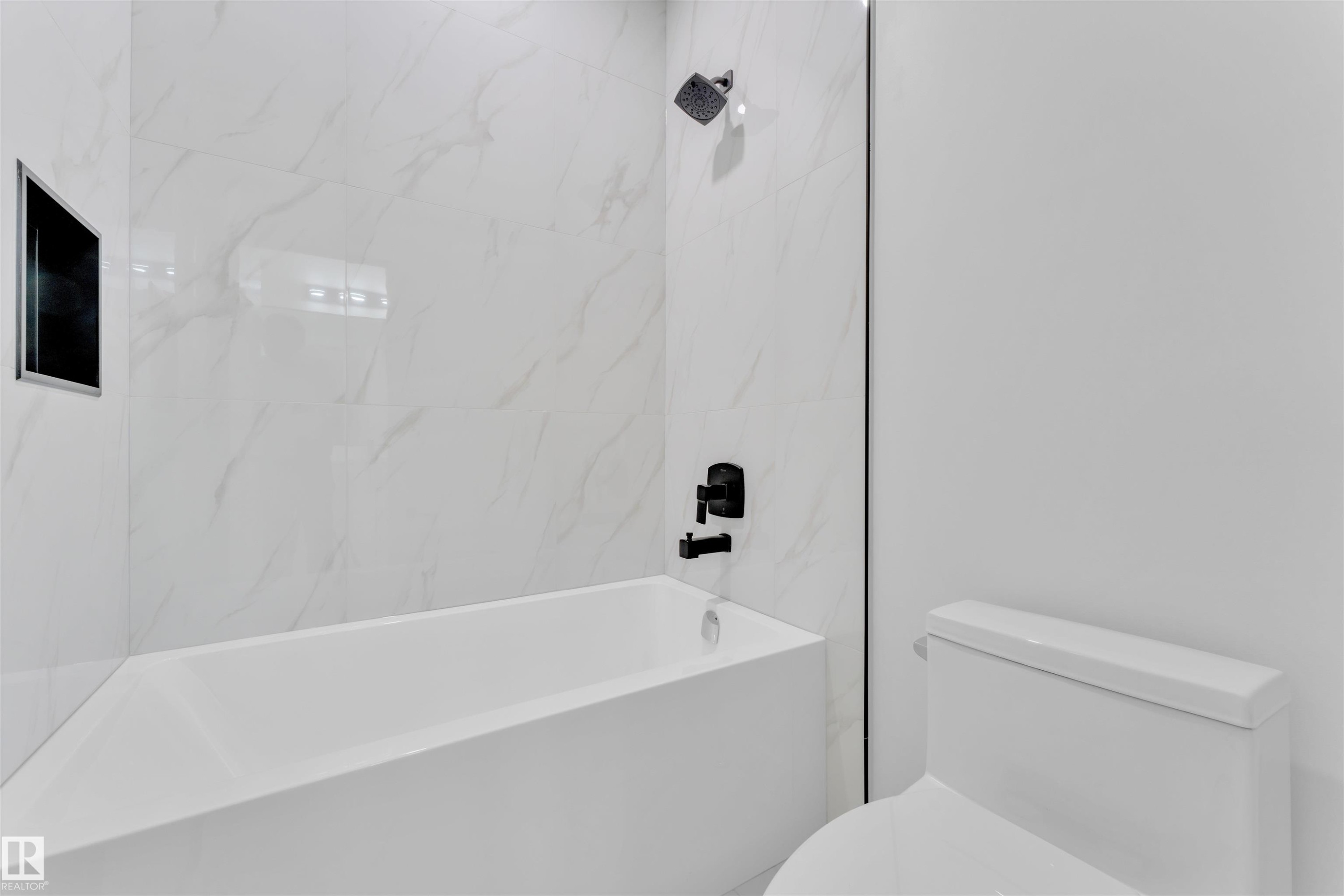 123 Lilac Close, Leduc, AB - Indoor Photo Showing Bathroom