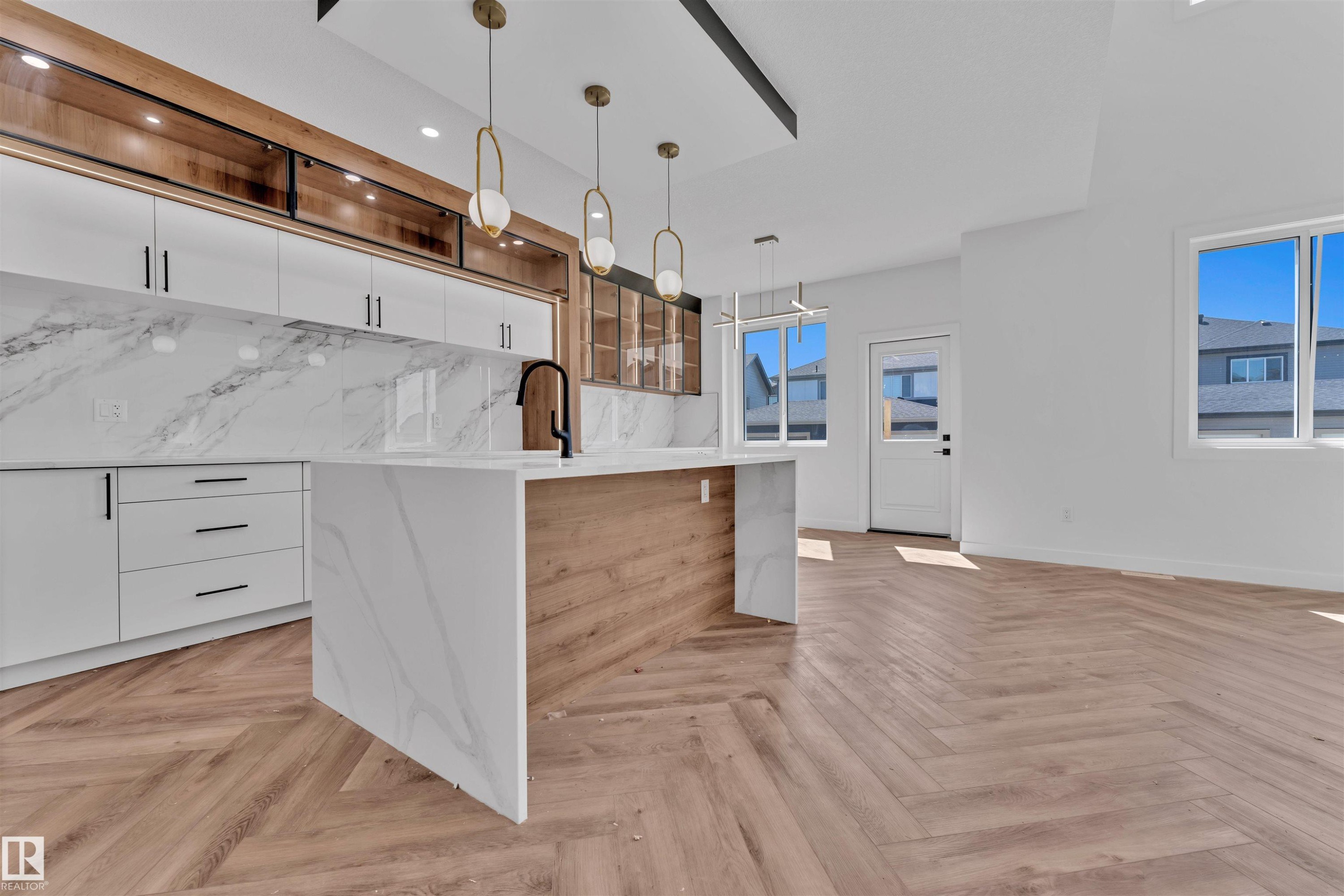 121 Lilac Close, Leduc, AB - Indoor Photo Showing Kitchen