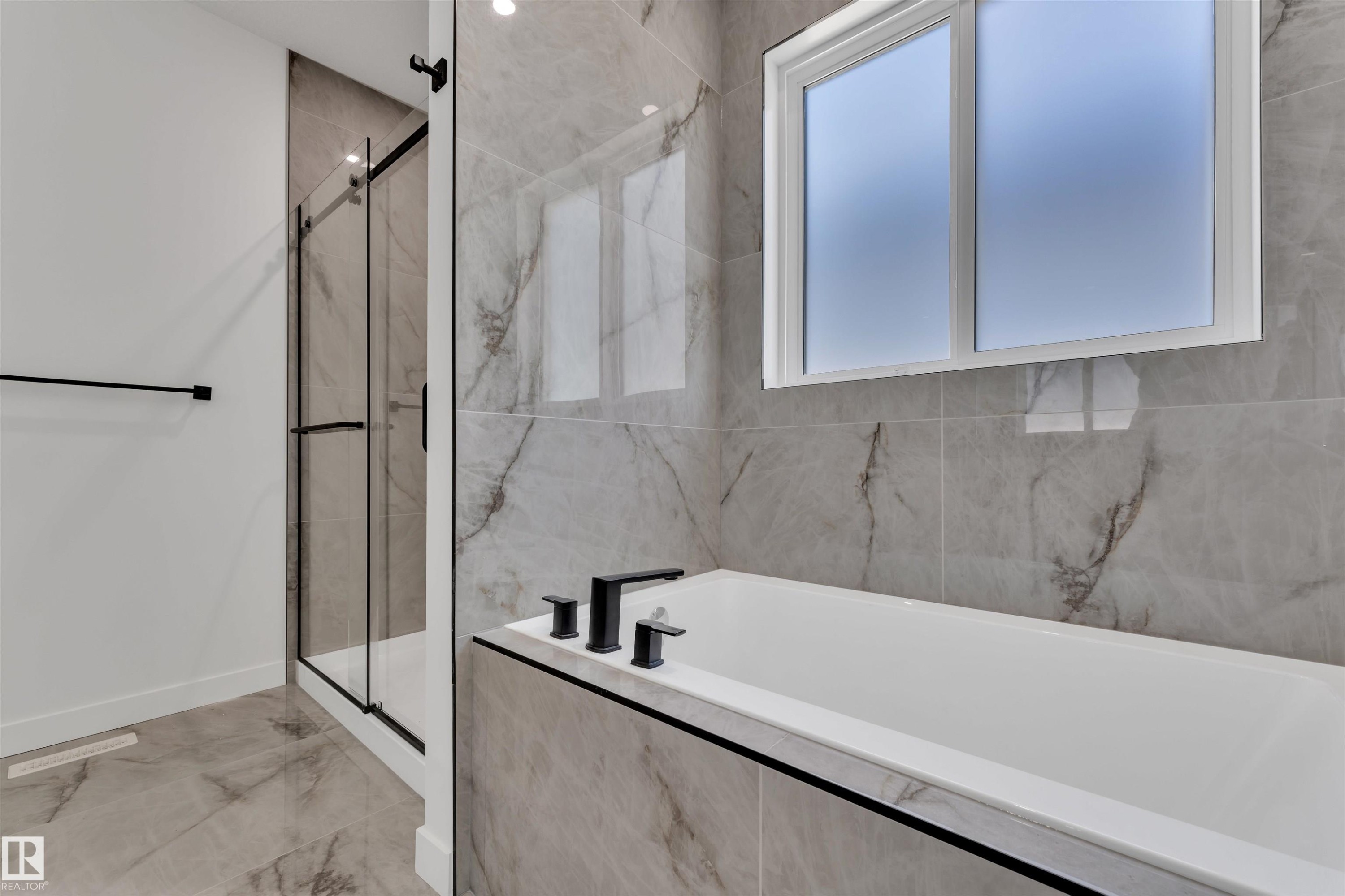 121 Lilac Close, Leduc, AB - Indoor Photo Showing Bathroom