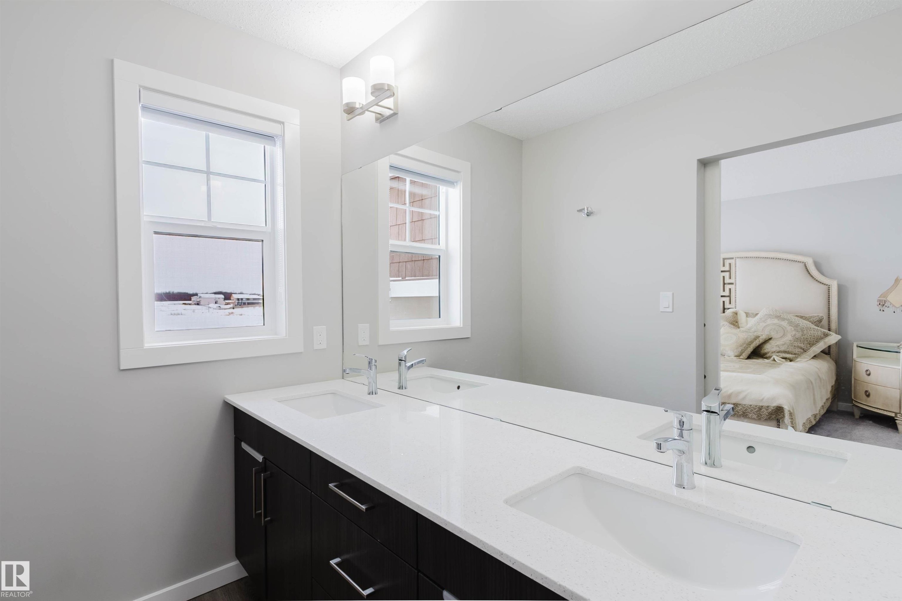 Bathroom with double vanity and ensuite bathroom - 343 Edgemont Drive, Edmonton, AB - Indoor Photo Showing Bathroom