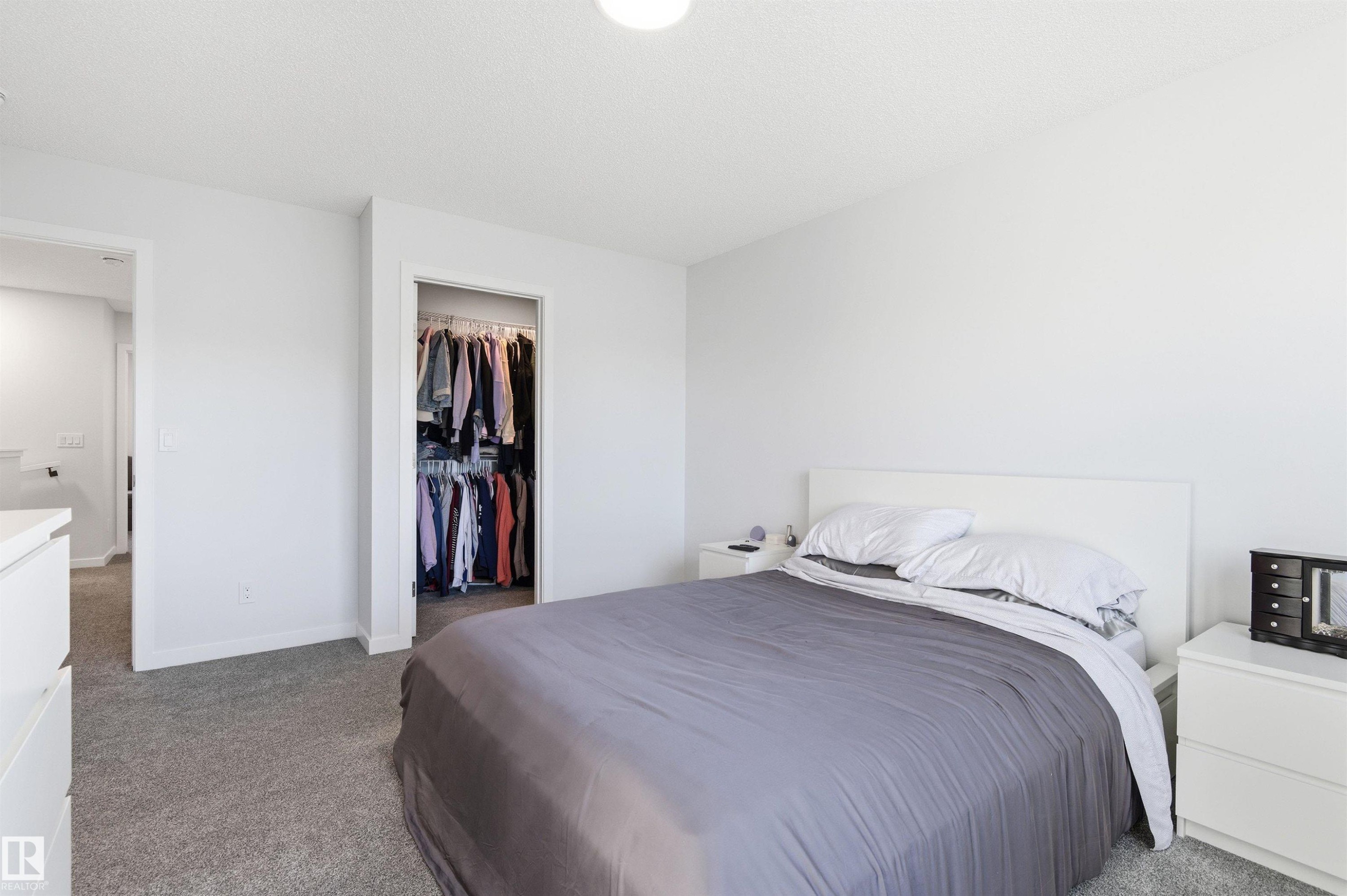656 35 Street, Edmonton, AB - Indoor Photo Showing Bedroom
