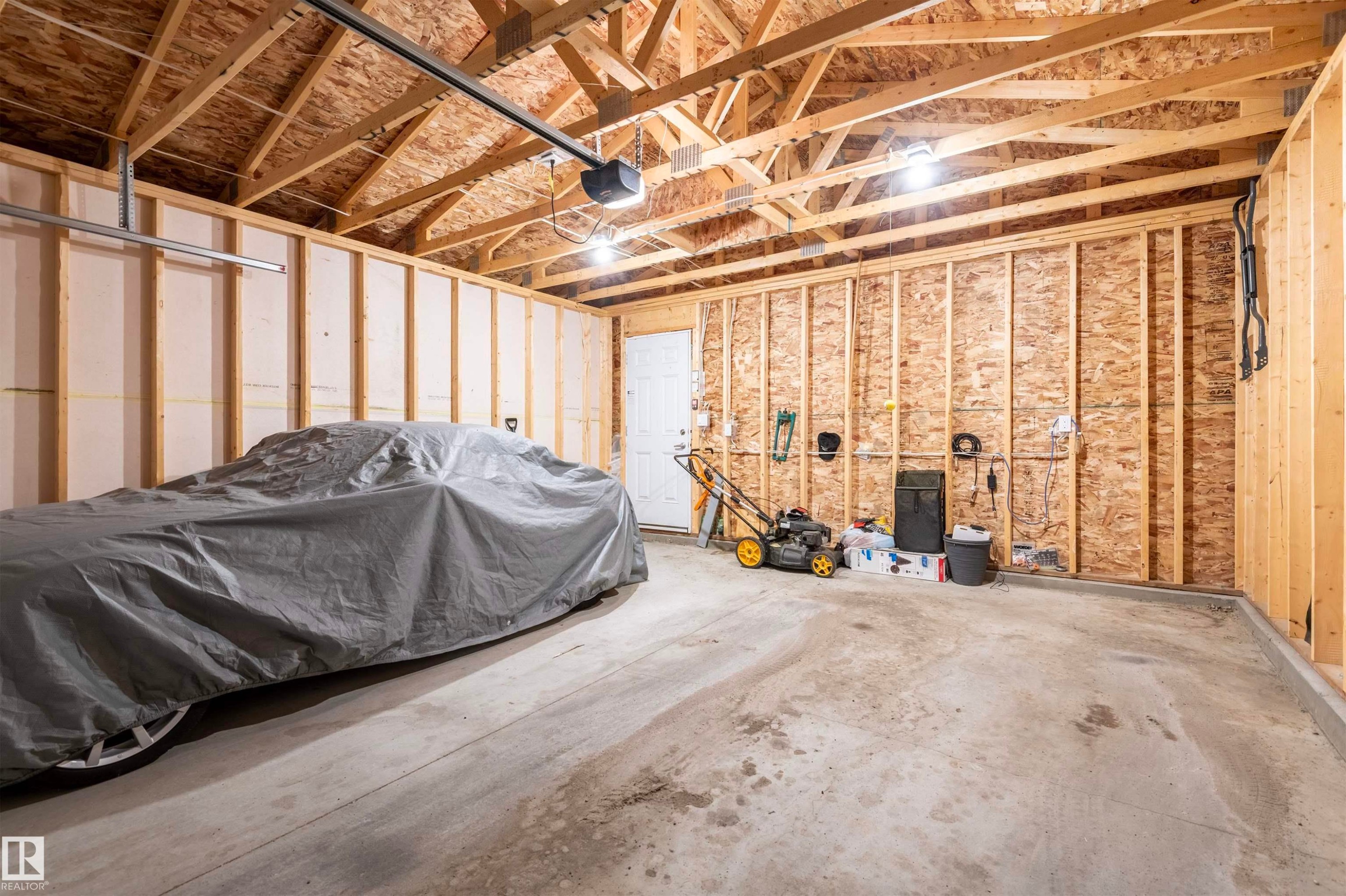 656 35 Street, Edmonton, AB - Indoor