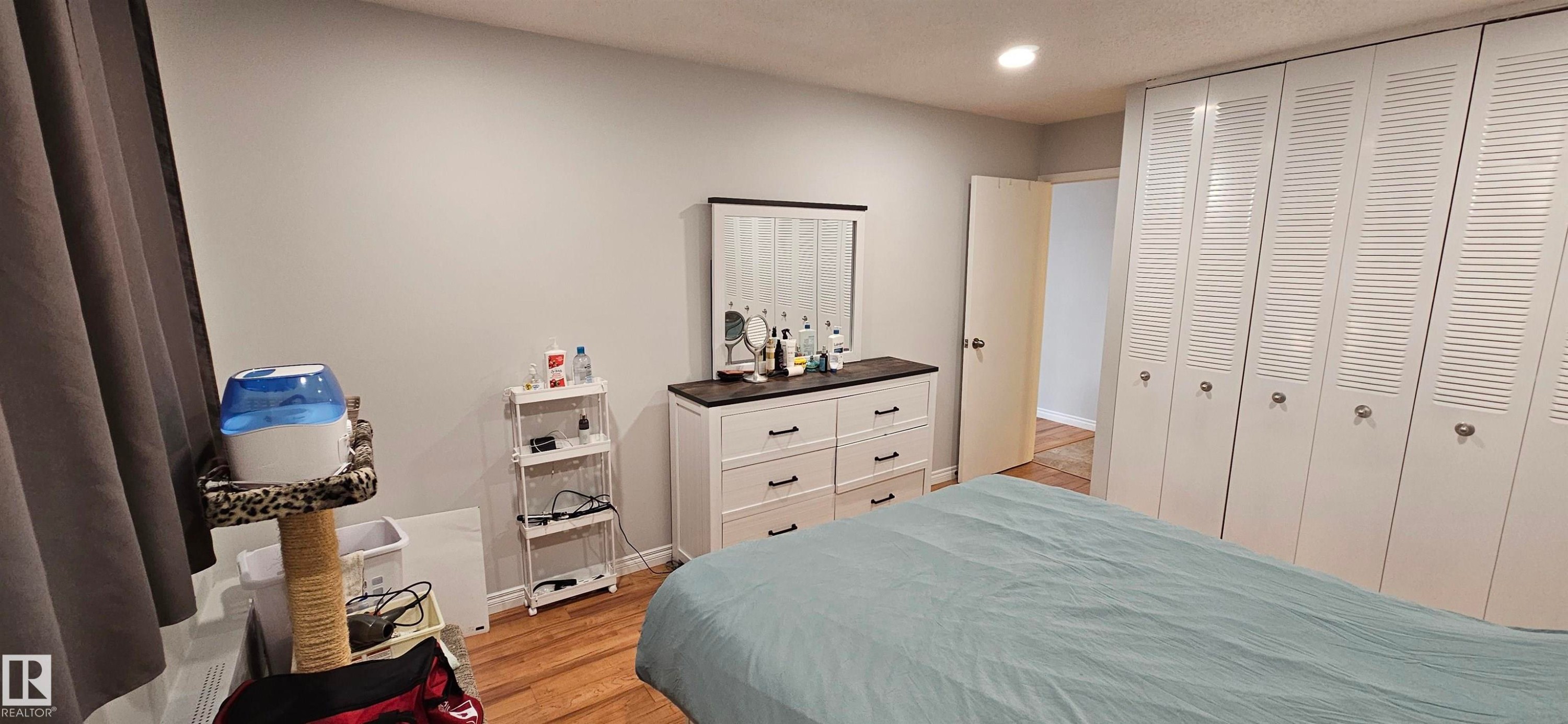 906 11307 99 Avenue, Edmonton, AB - Indoor Photo Showing Bedroom