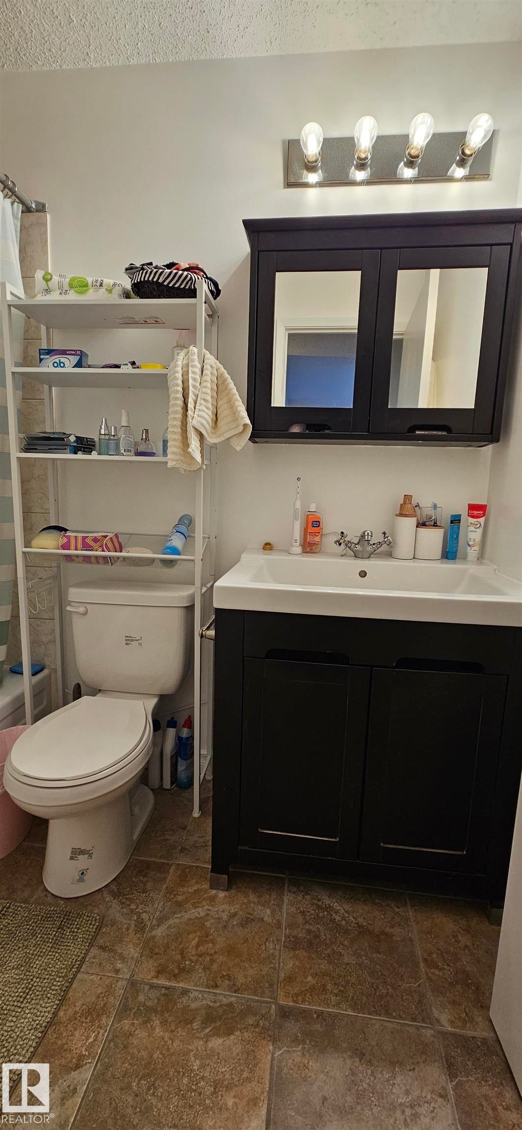 906 11307 99 Avenue, Edmonton, AB - Indoor Photo Showing Bathroom