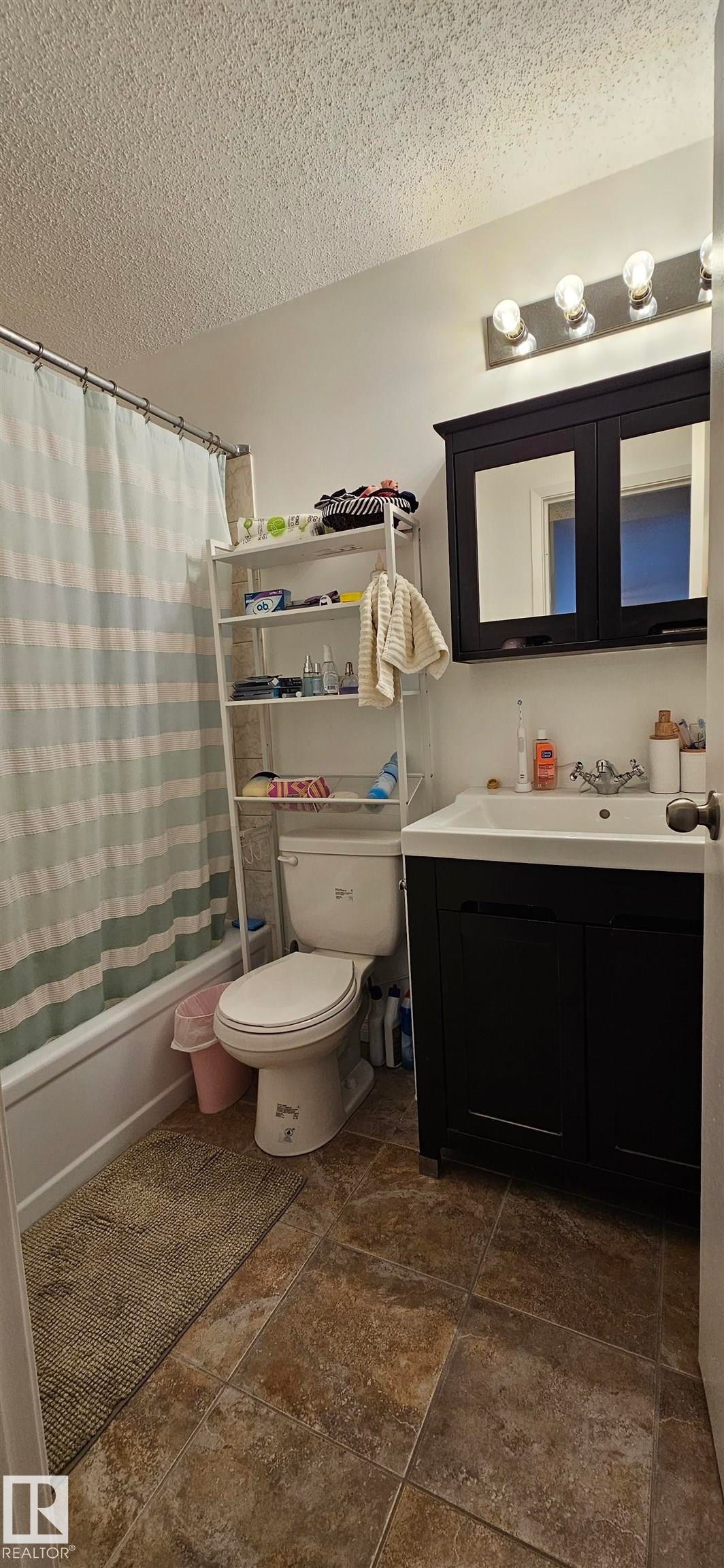 906 11307 99 Avenue, Edmonton, AB - Indoor Photo Showing Bathroom