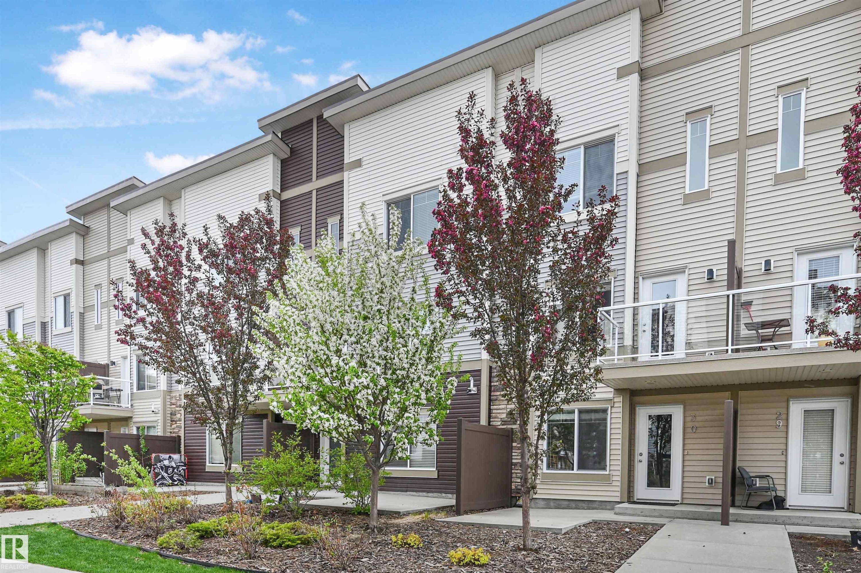 30 804 Welsh Drive, Edmonton, AB - Outdoor With Facade