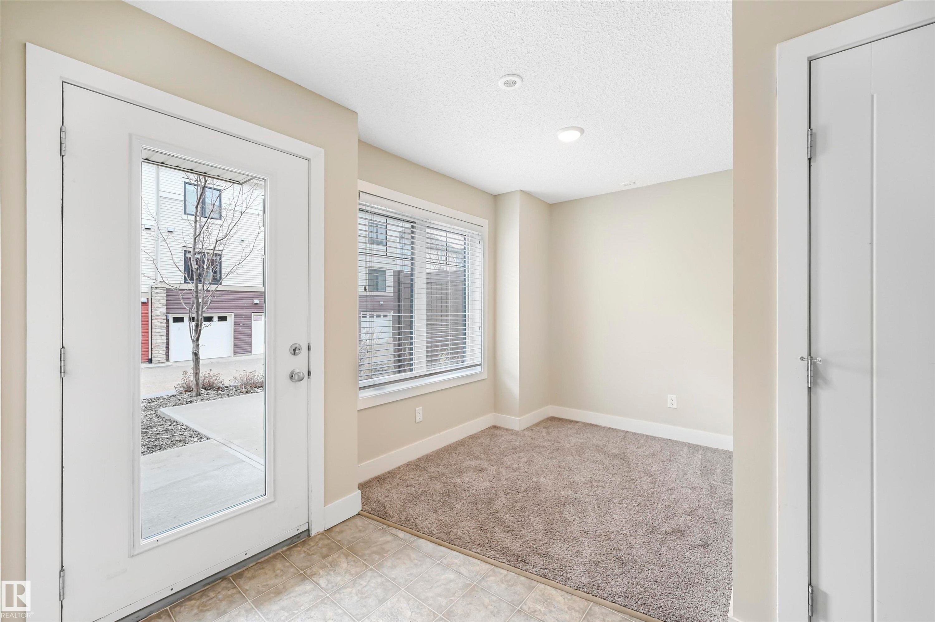 102 804 Welsh Drive, Edmonton, AB - Indoor Photo Showing Other Room