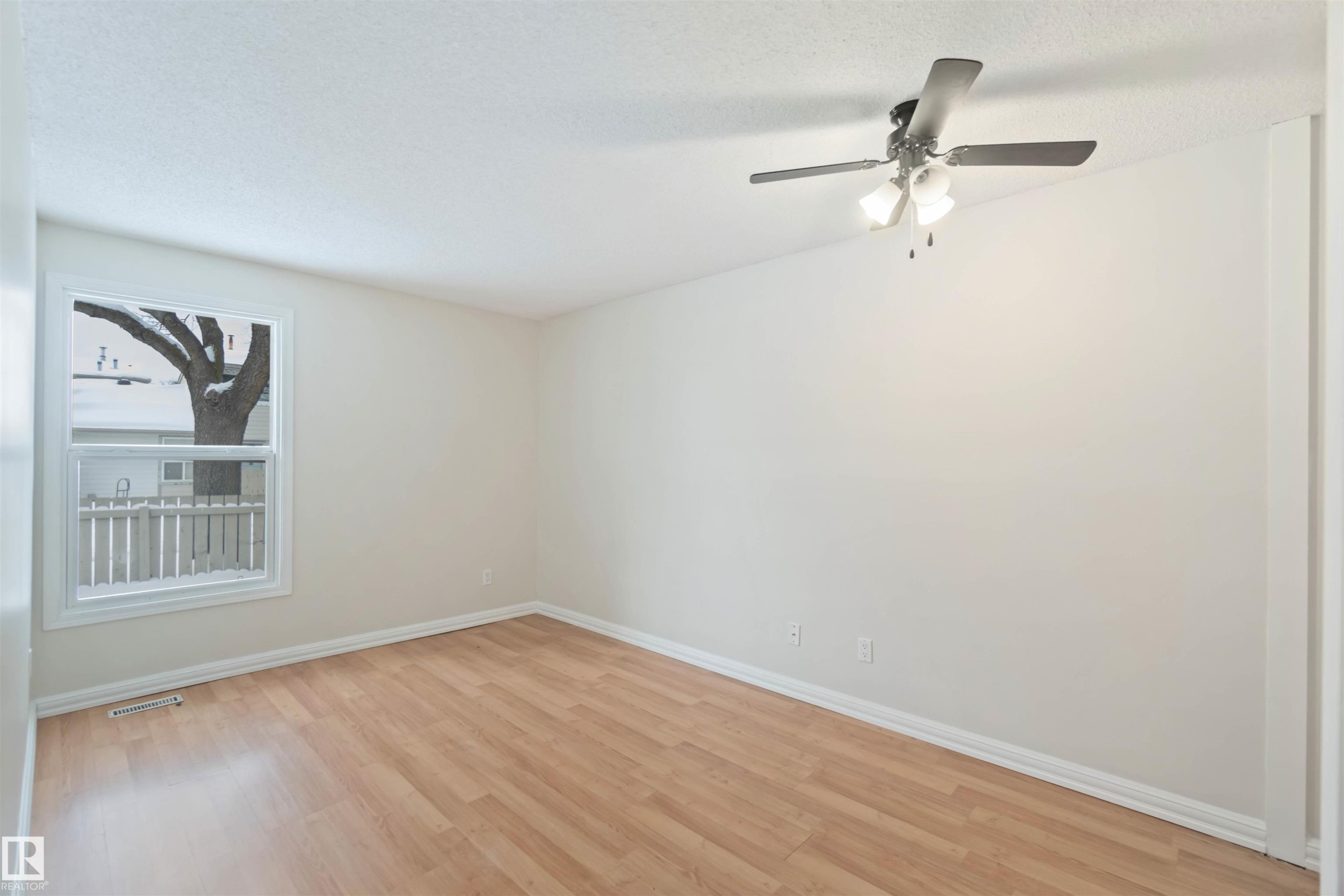 7026 Mill Woods Road S, Edmonton, AB - Indoor Photo Showing Other Room