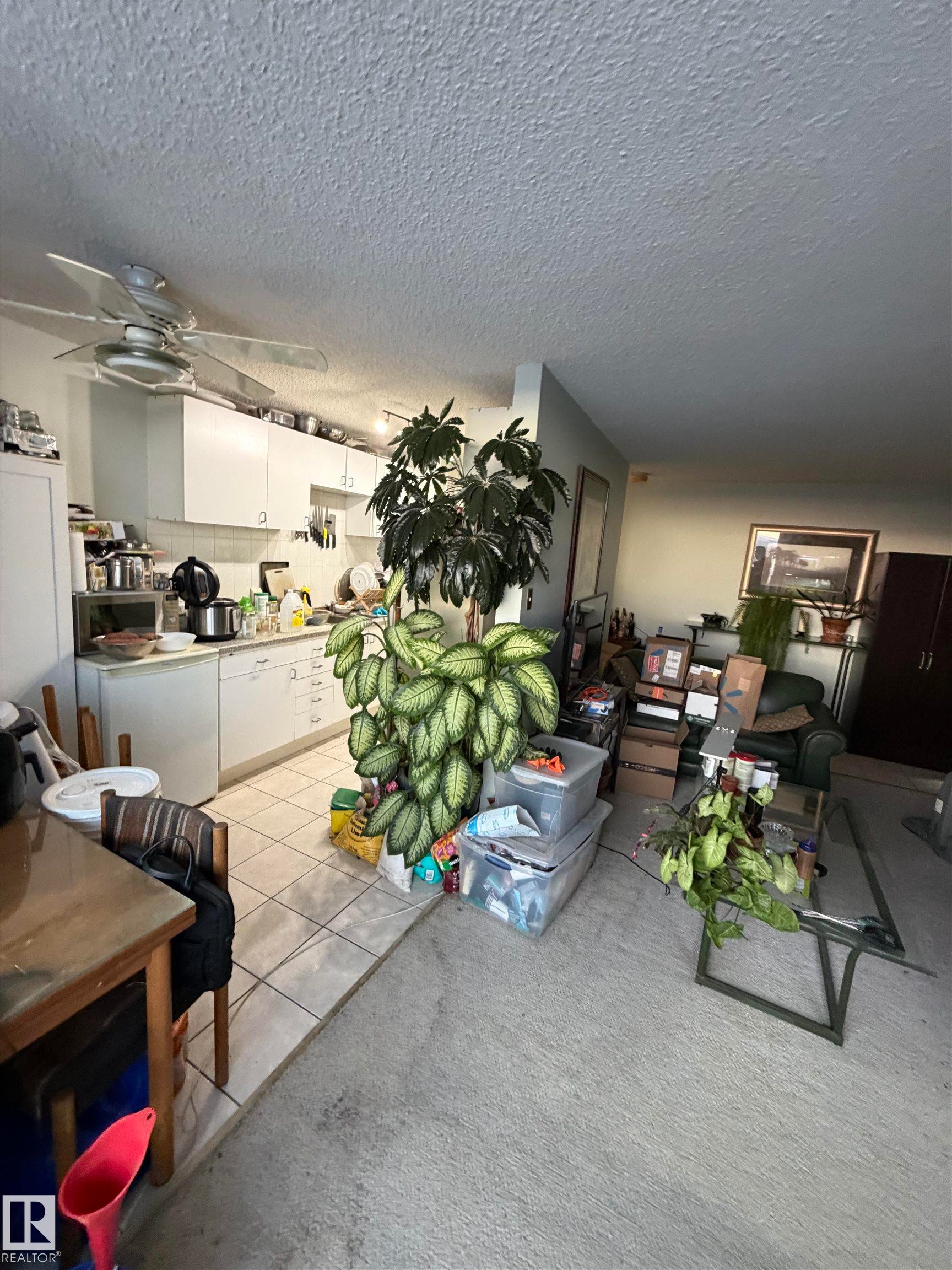 1506 10883 Saskatchewan Dr, Edmonton, AB - Indoor