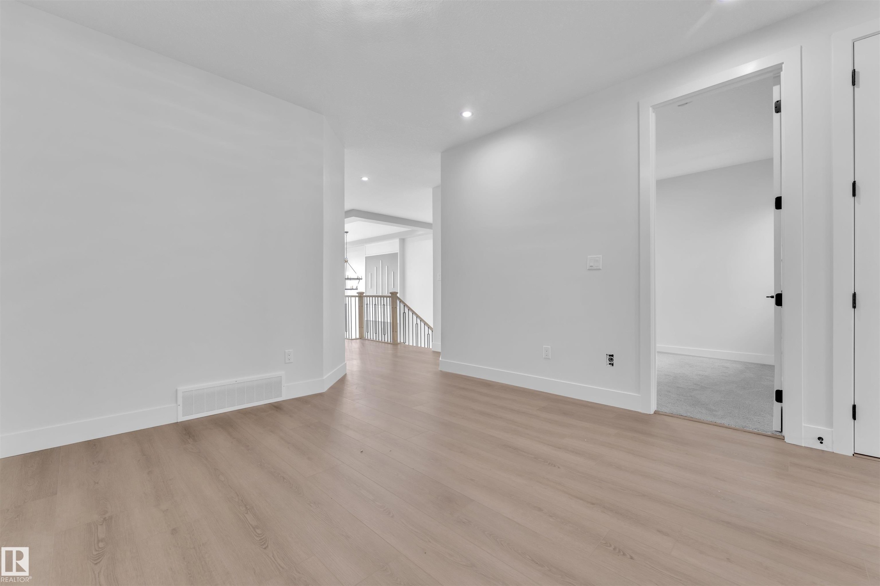 22835 80 Avenue, Edmonton, AB - Indoor Photo Showing Other Room