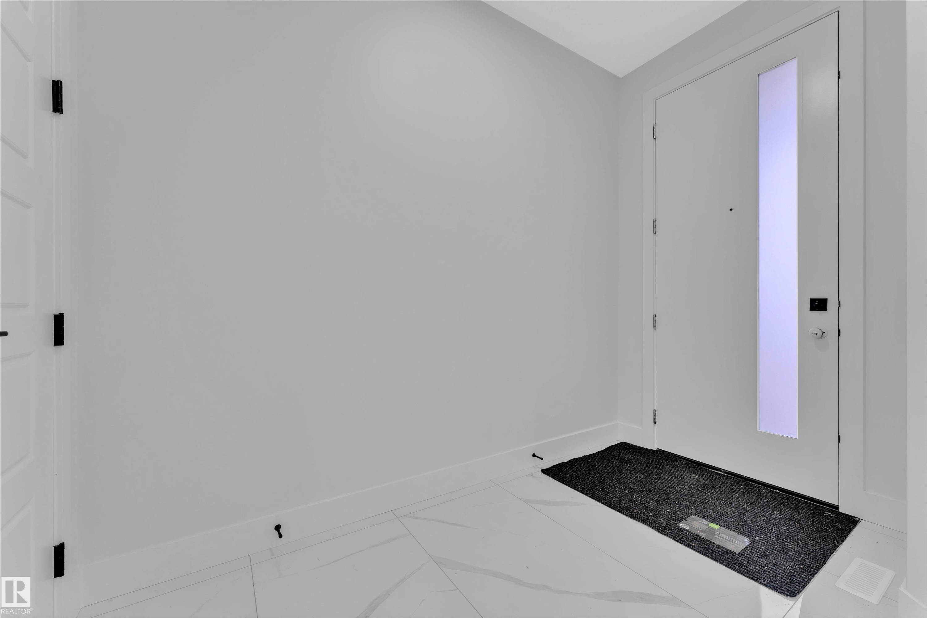 22835 80 Avenue, Edmonton, AB - Indoor Photo Showing Other Room