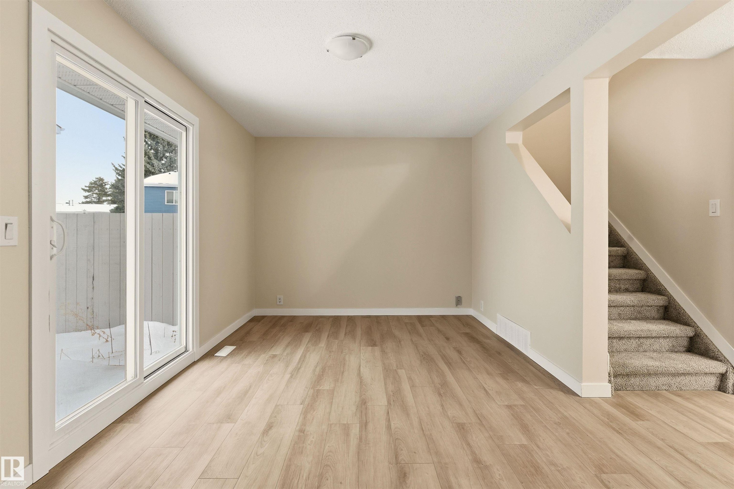 12 1411 Mill Woods Road E, Edmonton, AB - Indoor Photo Showing Other Room