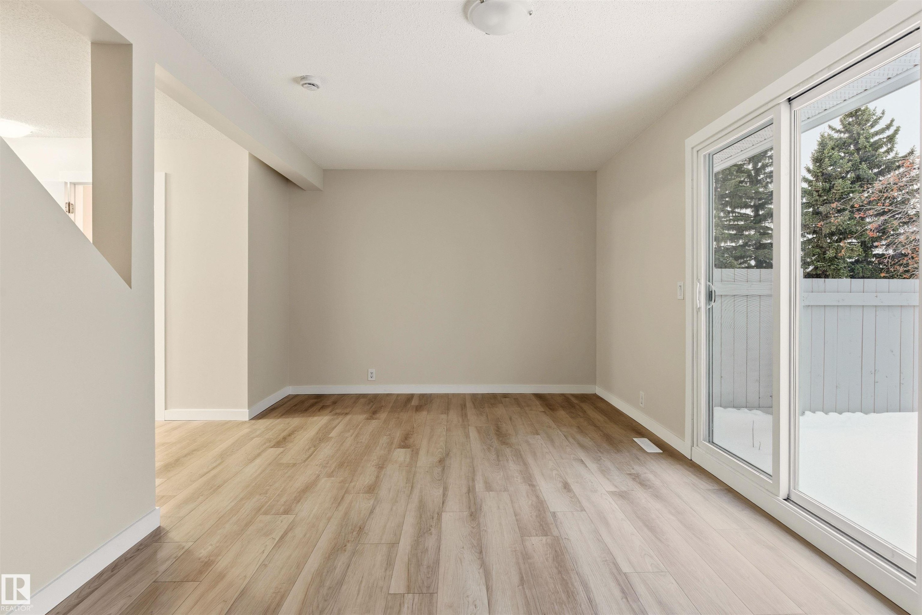 12 1411 Mill Woods Road E, Edmonton, AB - Indoor Photo Showing Other Room