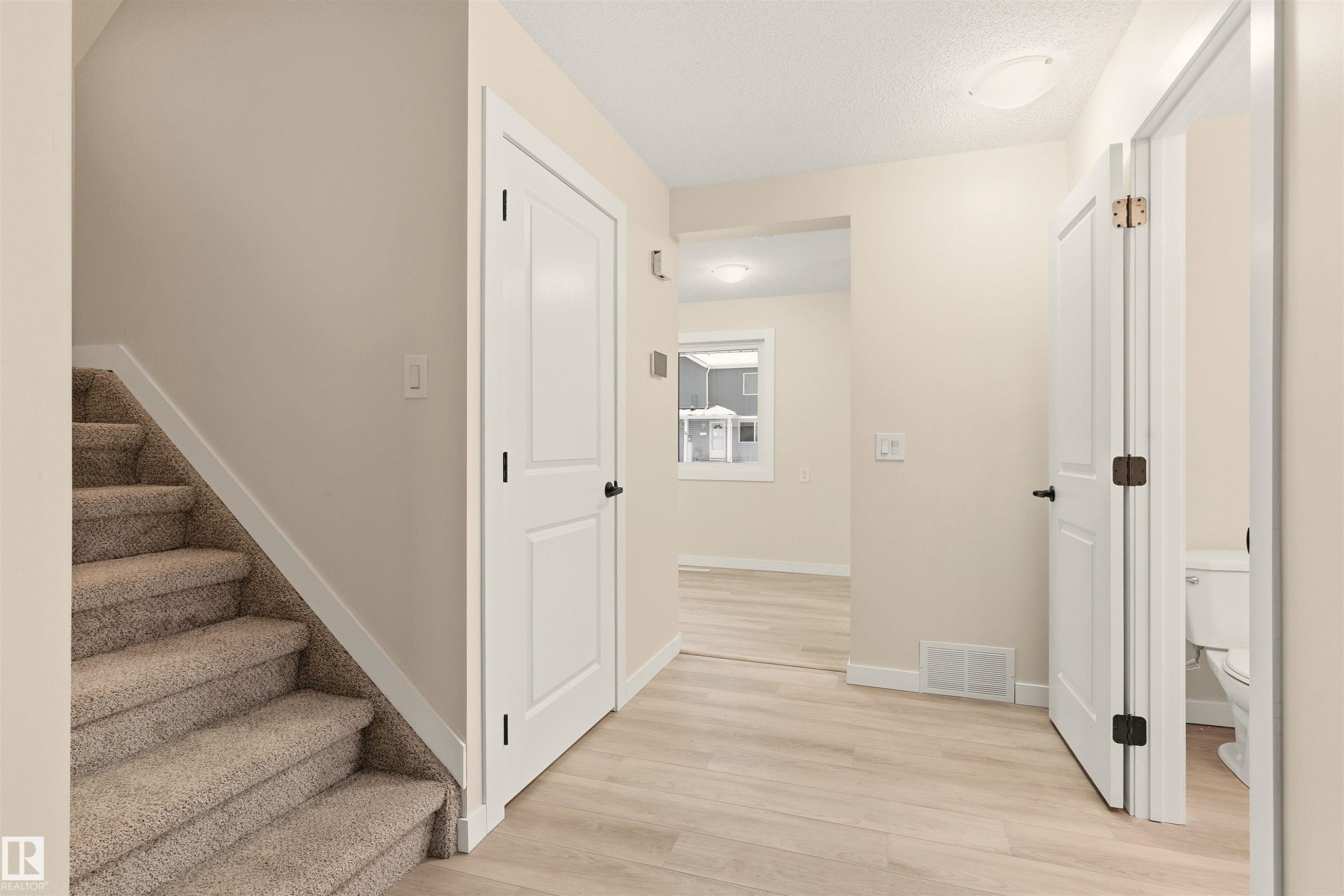 12 1411 Mill Woods Road E, Edmonton, AB - Indoor Photo Showing Other Room