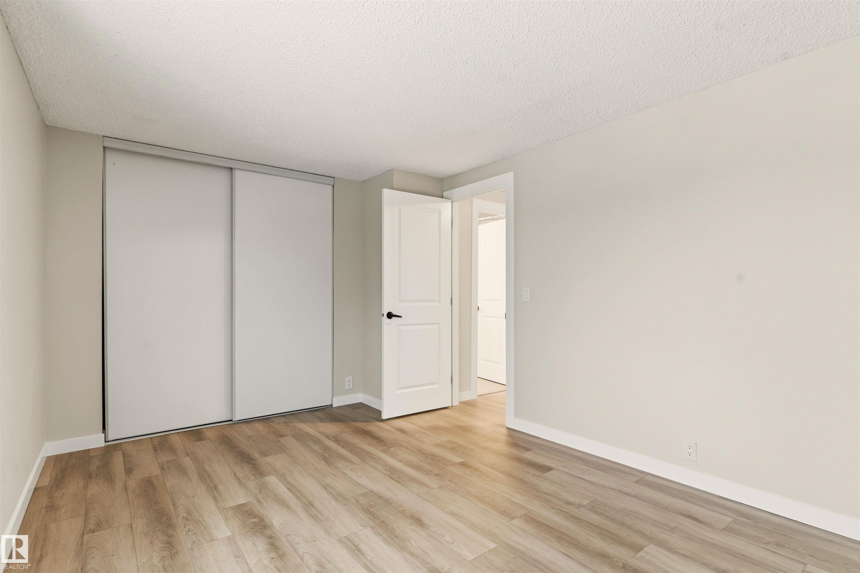 12 1411 Mill Woods Road E, Edmonton, AB - Indoor Photo Showing Other Room