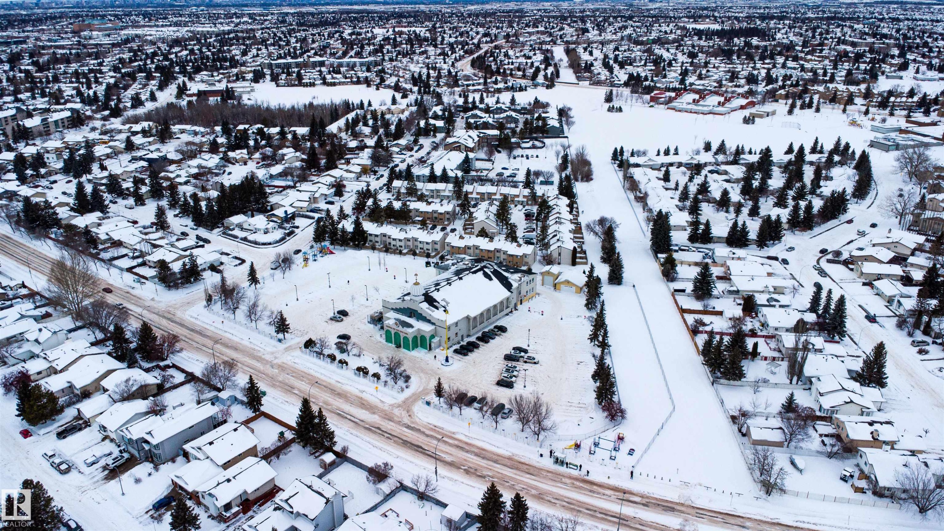 12 1411 Mill Woods Road E, Edmonton, AB - Outdoor With View