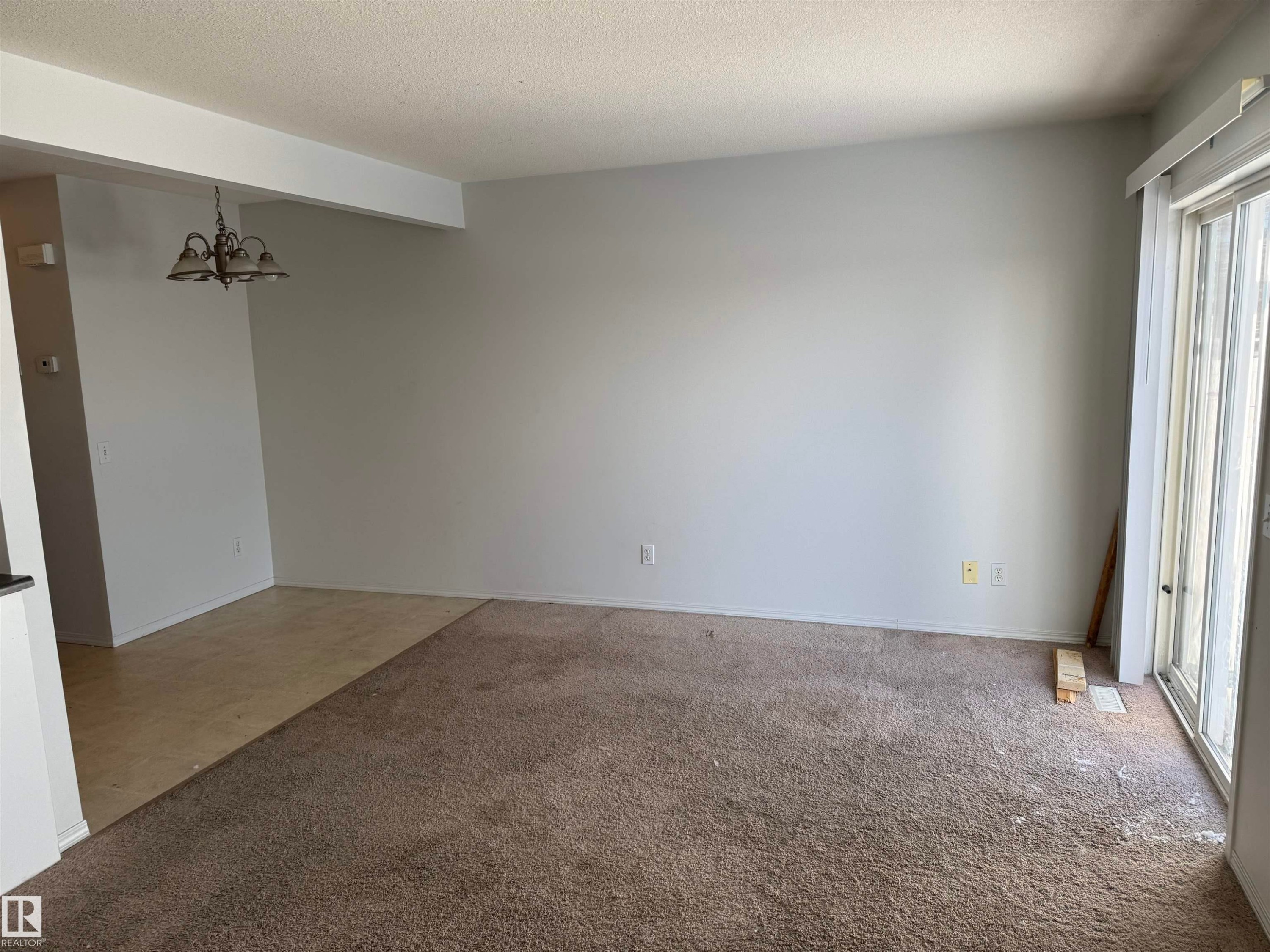 51 16823 84 Street, Edmonton, AB - Indoor Photo Showing Other Room