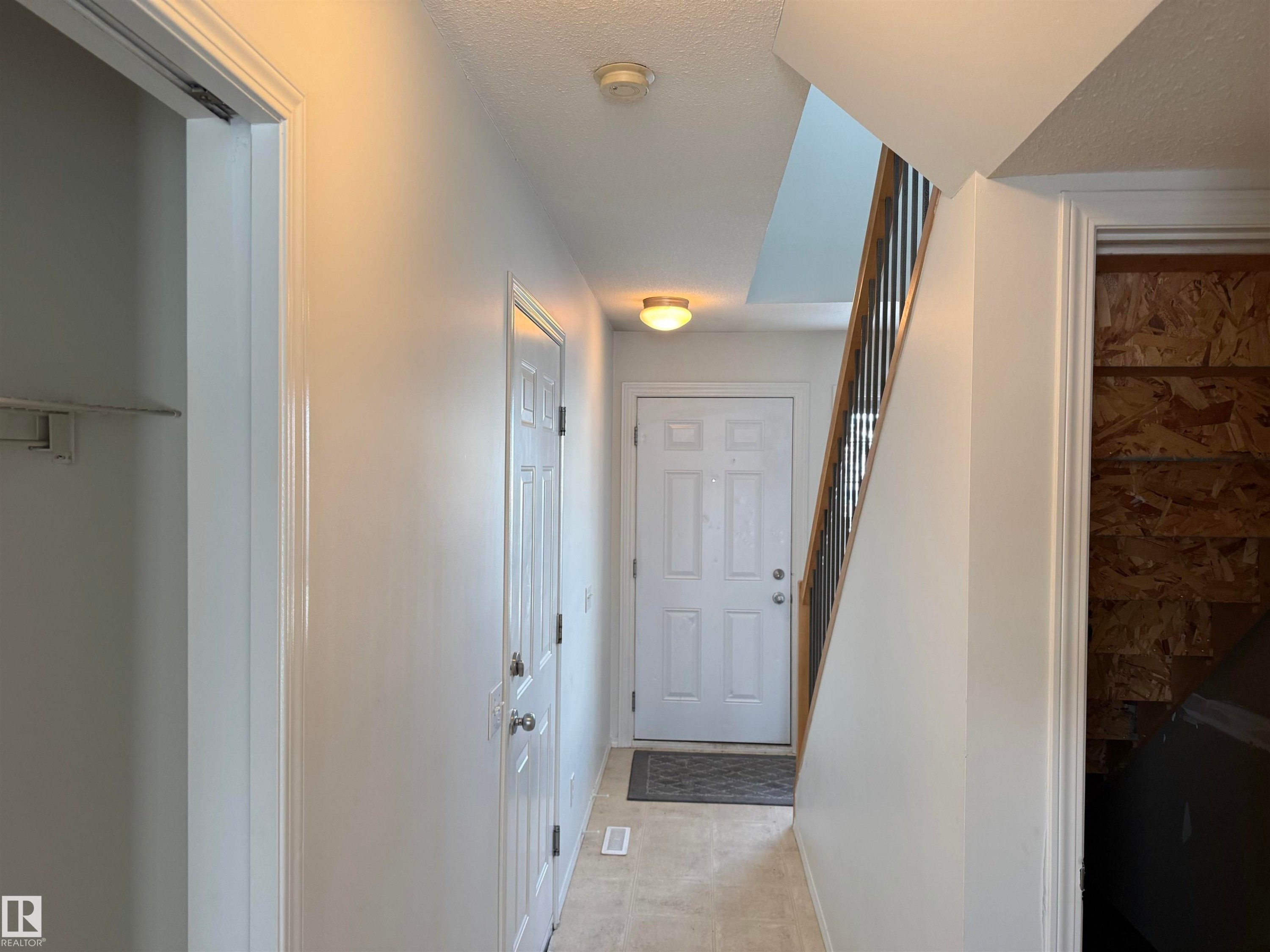 51 16823 84 Street, Edmonton, AB - Indoor Photo Showing Other Room