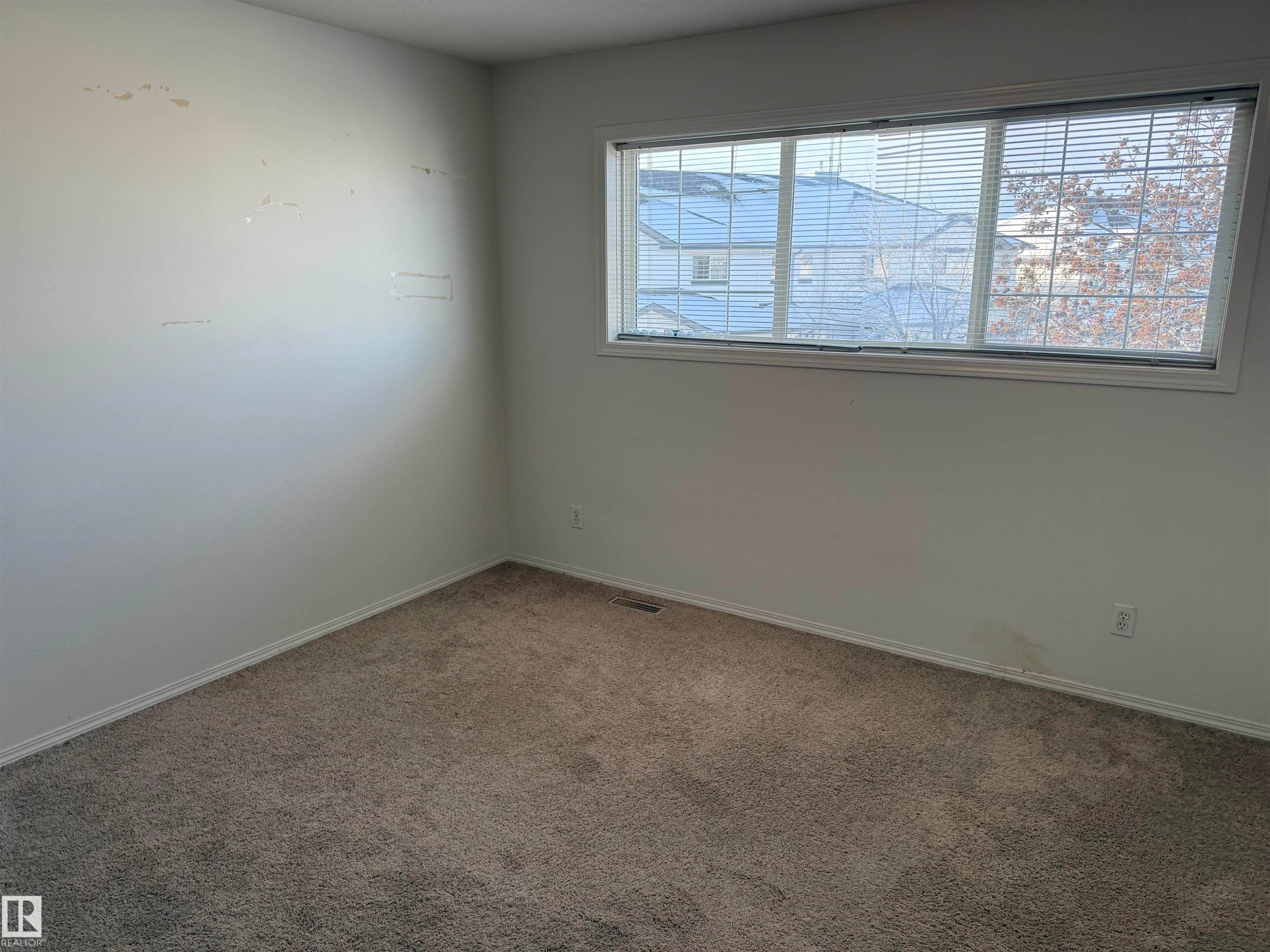 51 16823 84 Street, Edmonton, AB - Indoor Photo Showing Other Room