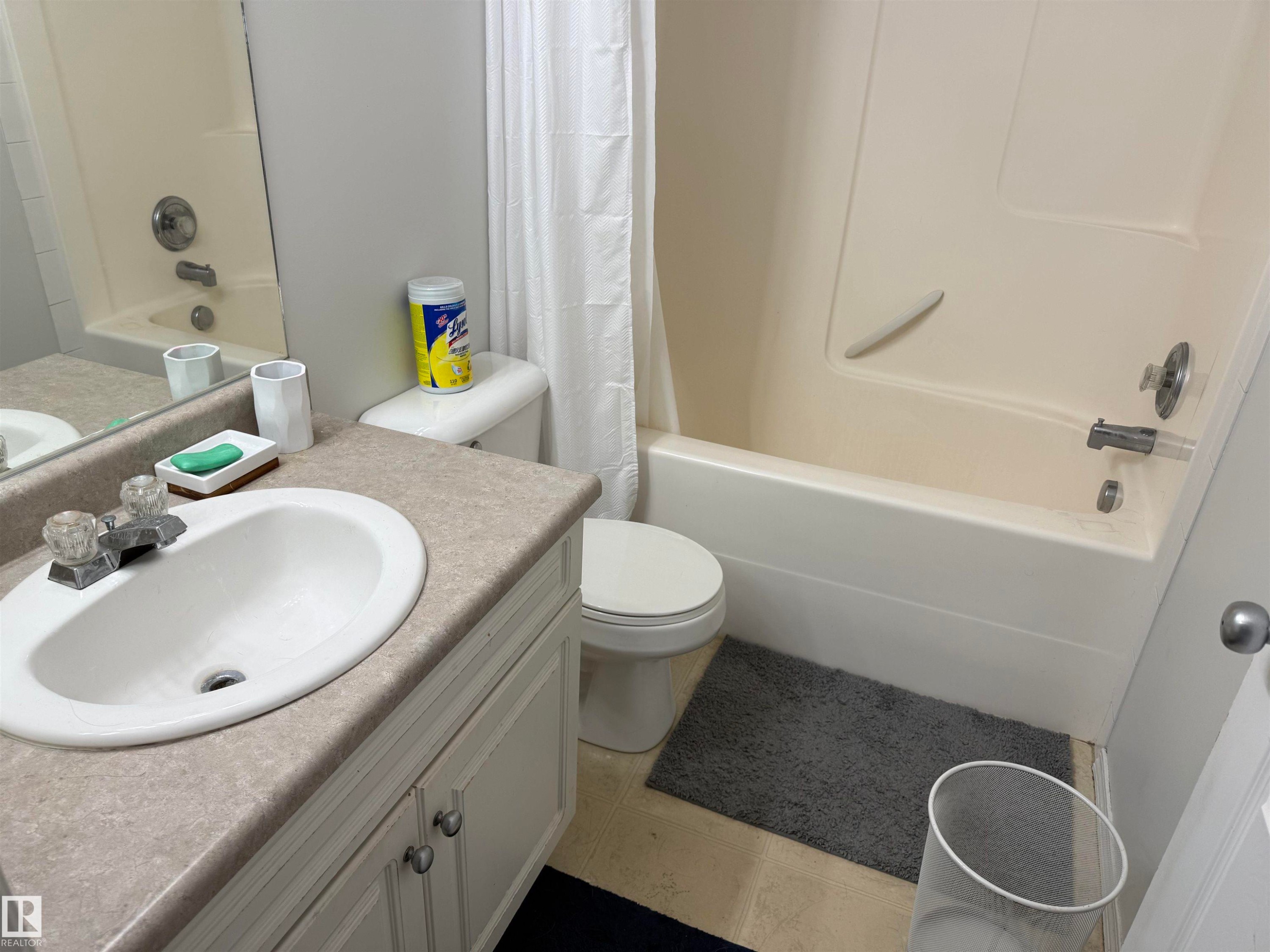 51 16823 84 Street, Edmonton, AB - Indoor Photo Showing Bathroom