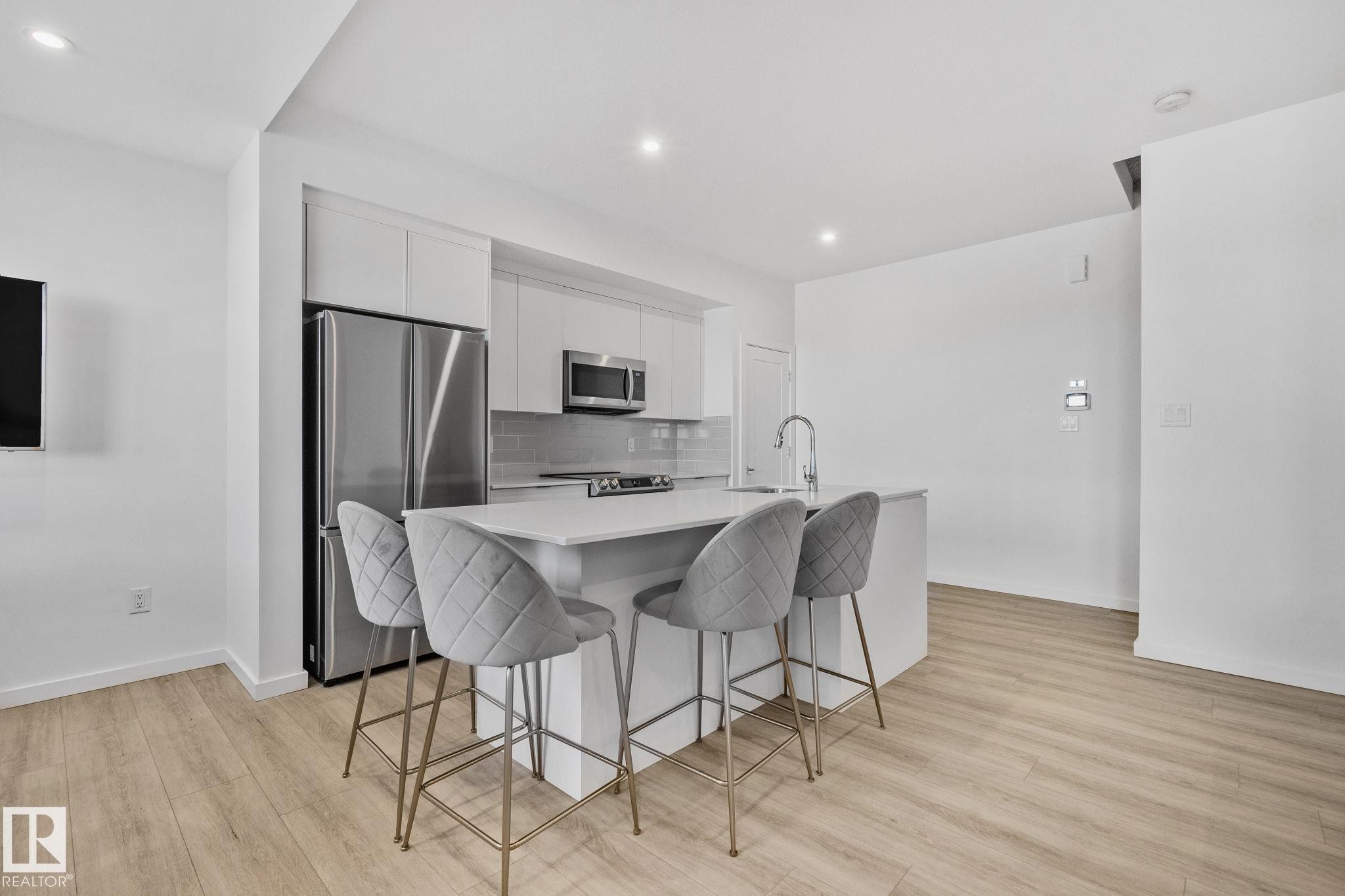 84 5 Rondeau Drive, St. Albert, AB - Indoor