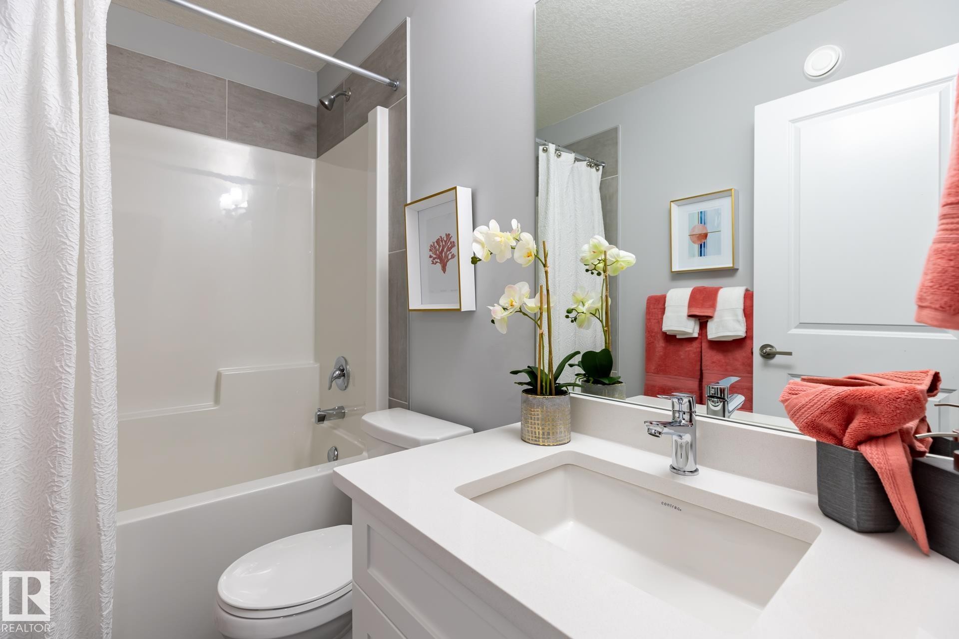 19424 26 Avenue, Edmonton, AB - Indoor Photo Showing Bathroom